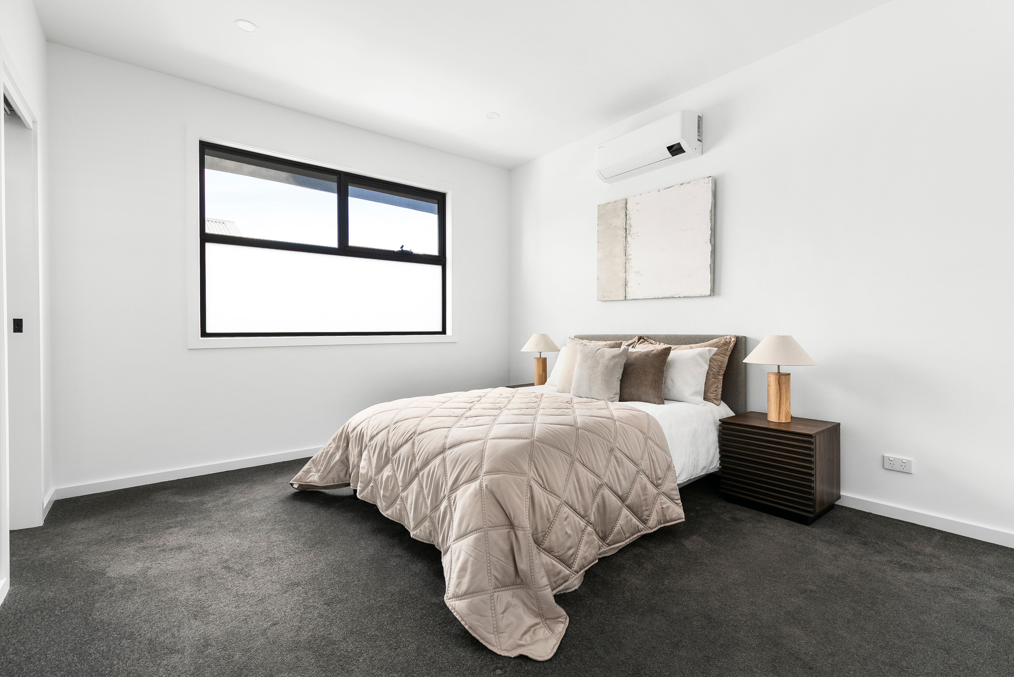 2/8 Curie Avenue — photo 10 of 15