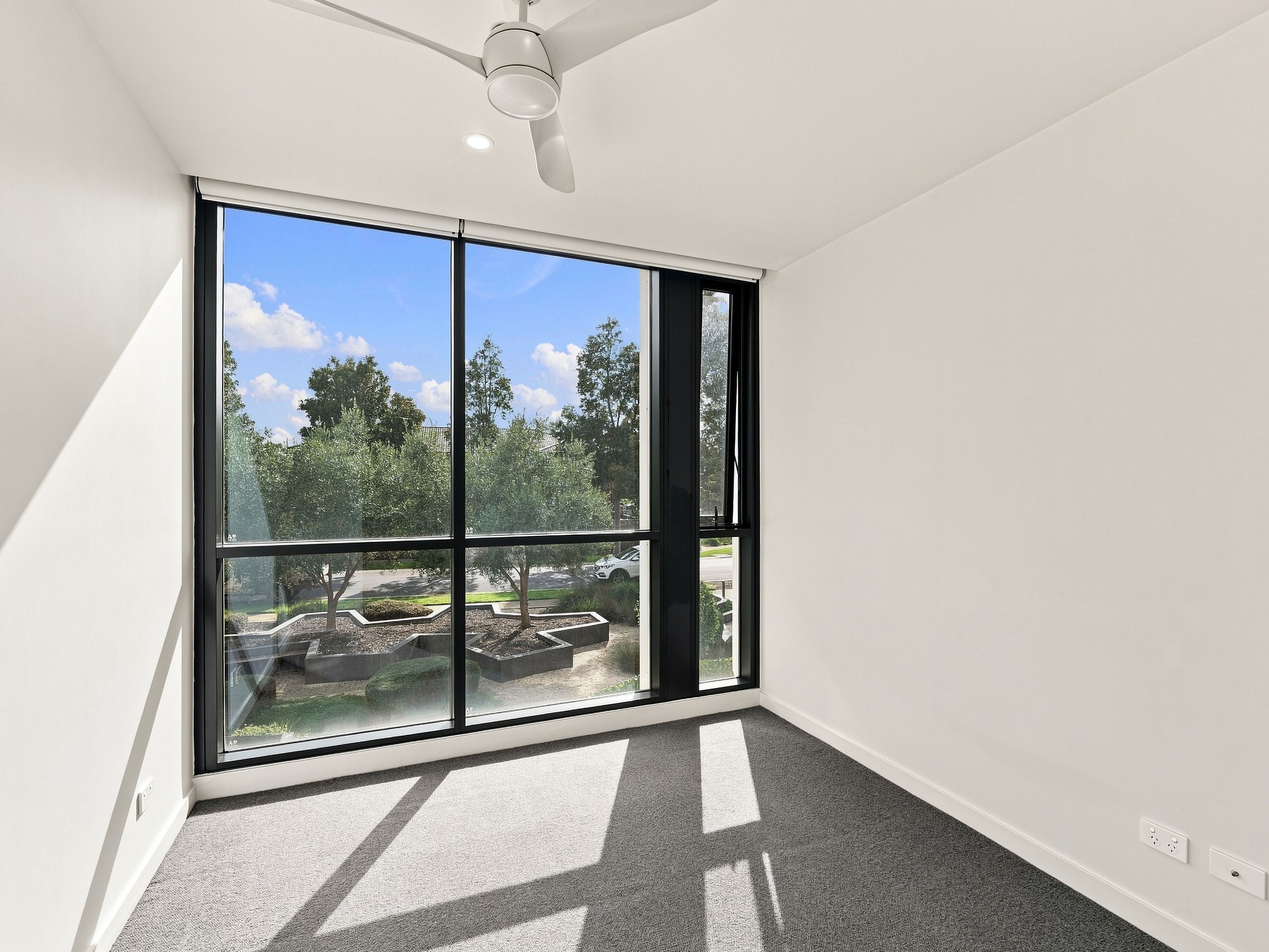 124/33 Quay Boulevard — photo 12 of 23