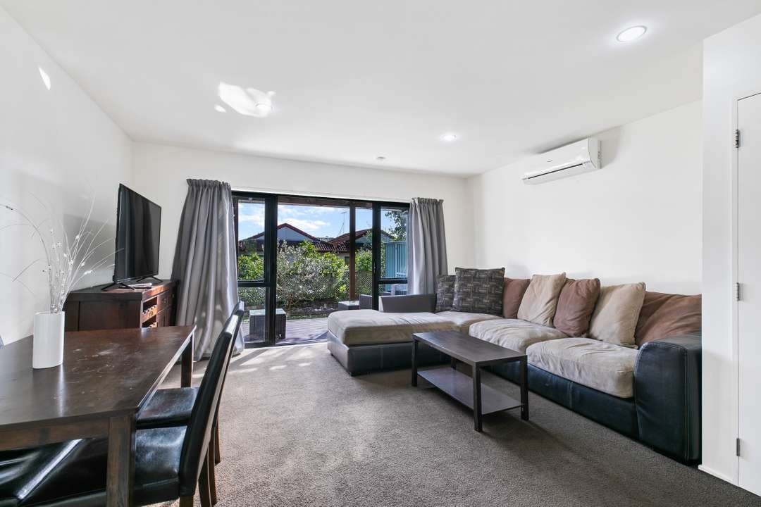 5/44 Fields Parade, Albany, North Shore City
