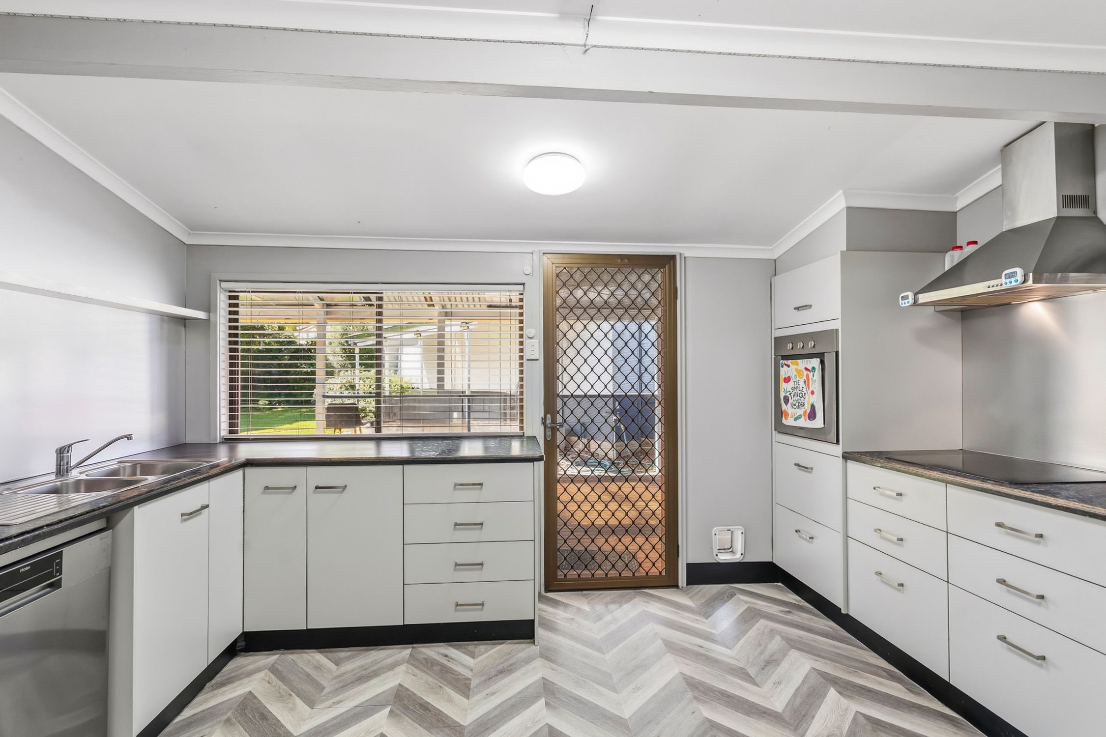 39 Macquarie Road — photo 3 of 13