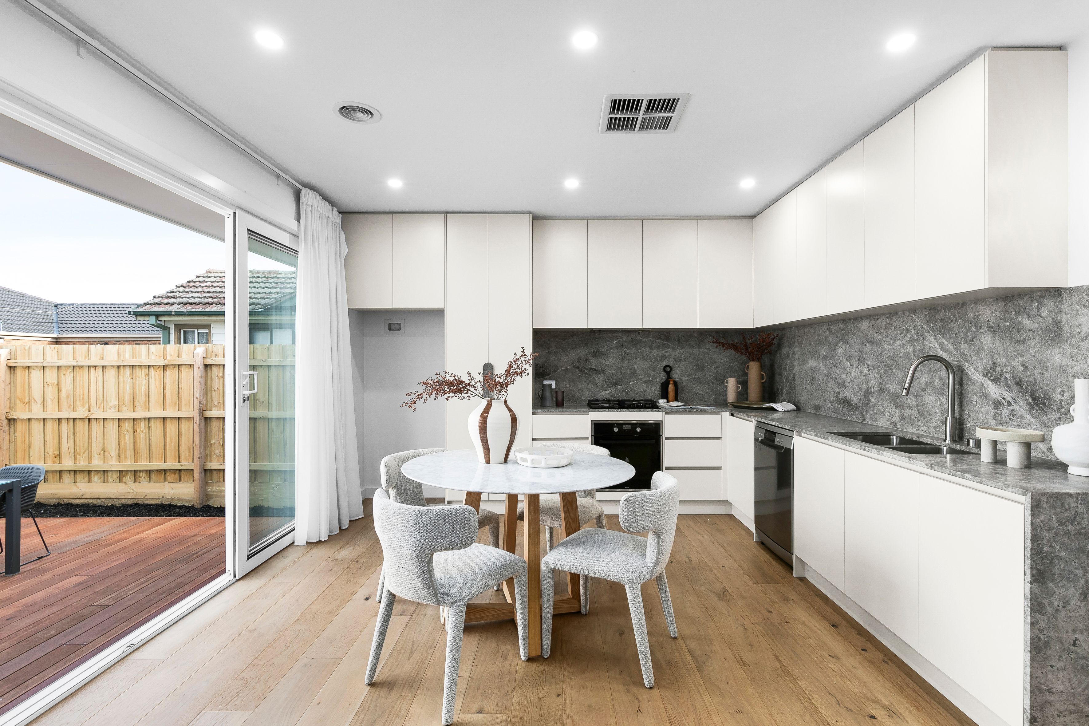 1/72 Leonard Avenue — photo 4 of 16