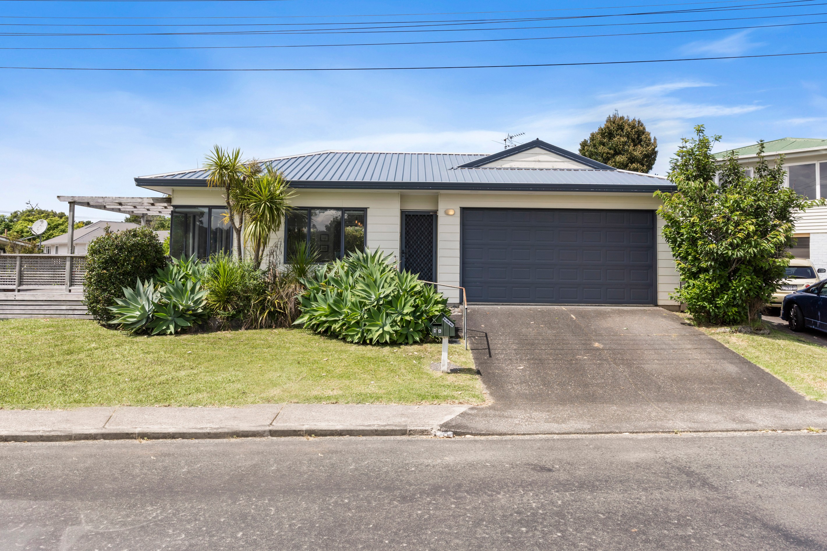 4a Barron Drive, Green Bay, Waitakere City
