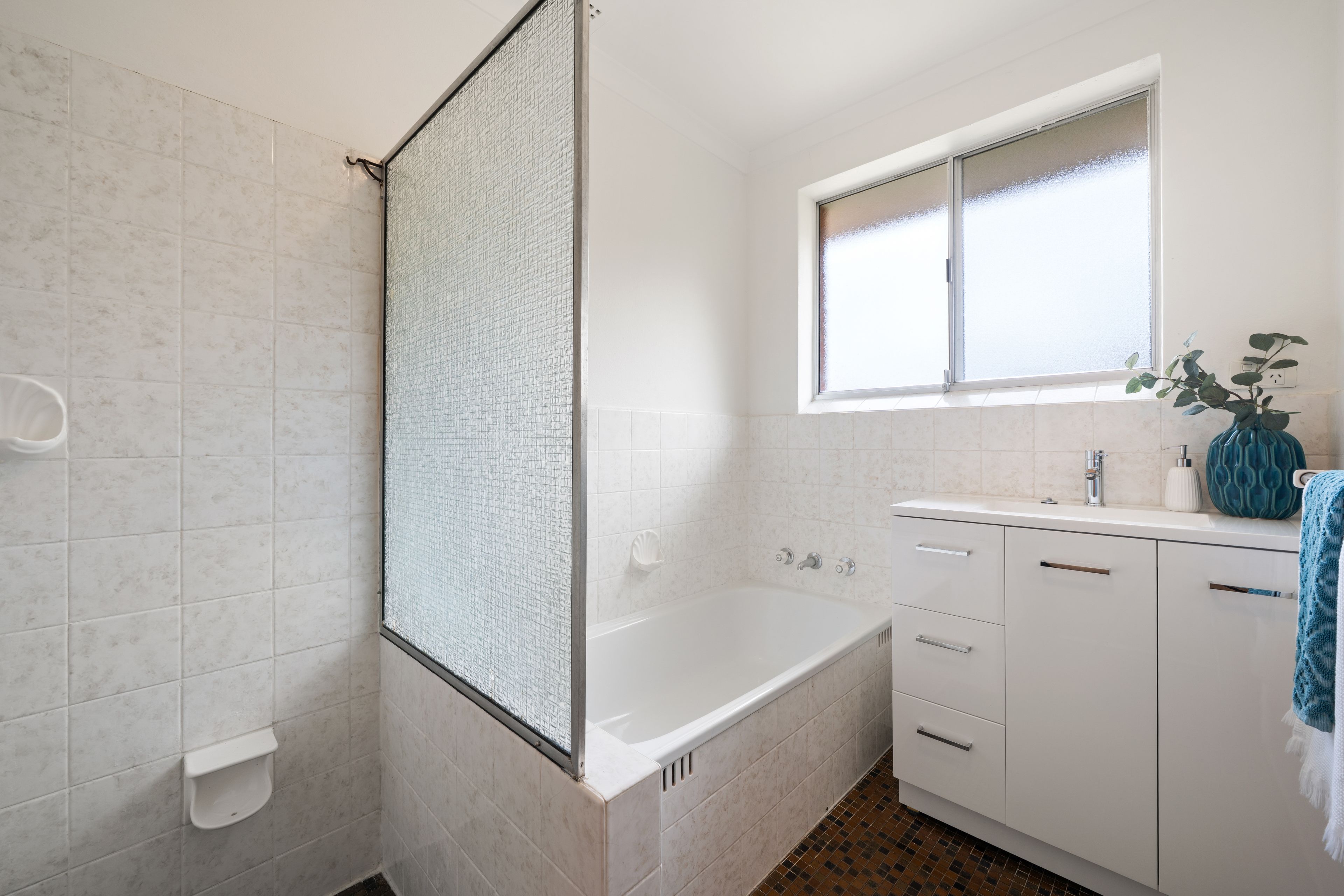 3 Bathurst Place — photo 11 of 17