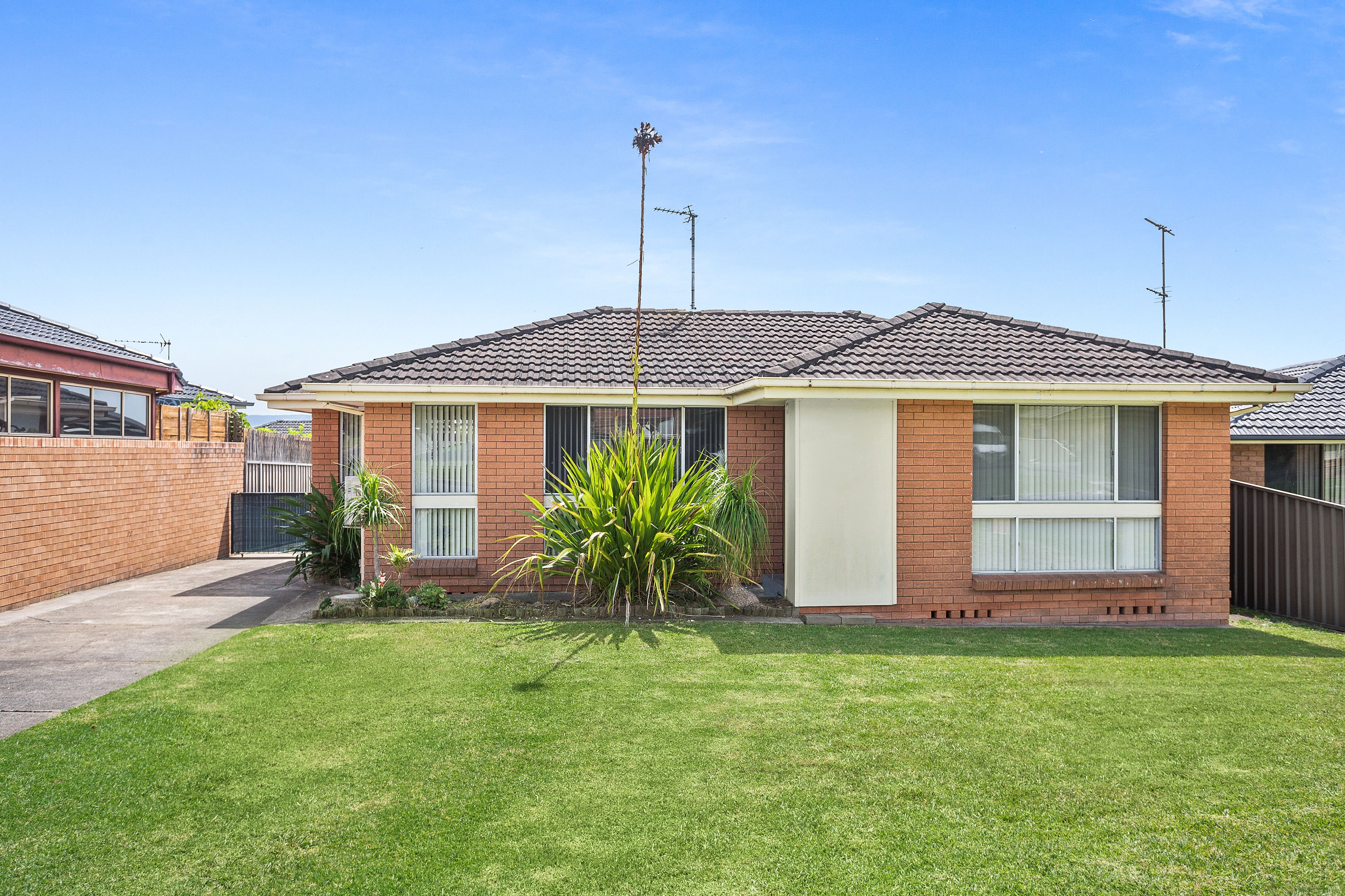 28 Oak Street, Albion Park Rail, NSW 2527 Sold House Ray White