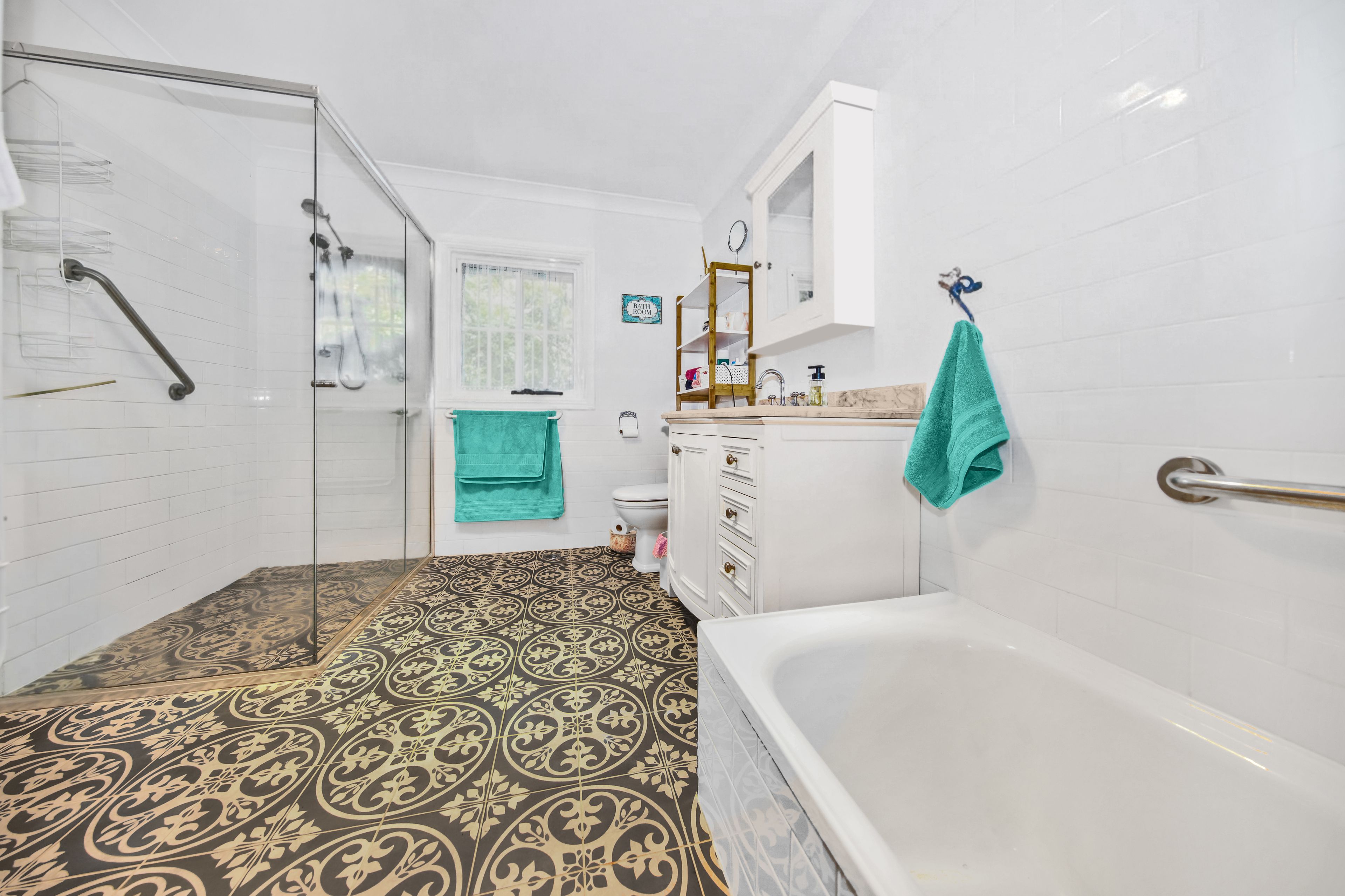 210 Wynyard Street — photo 15 of 26