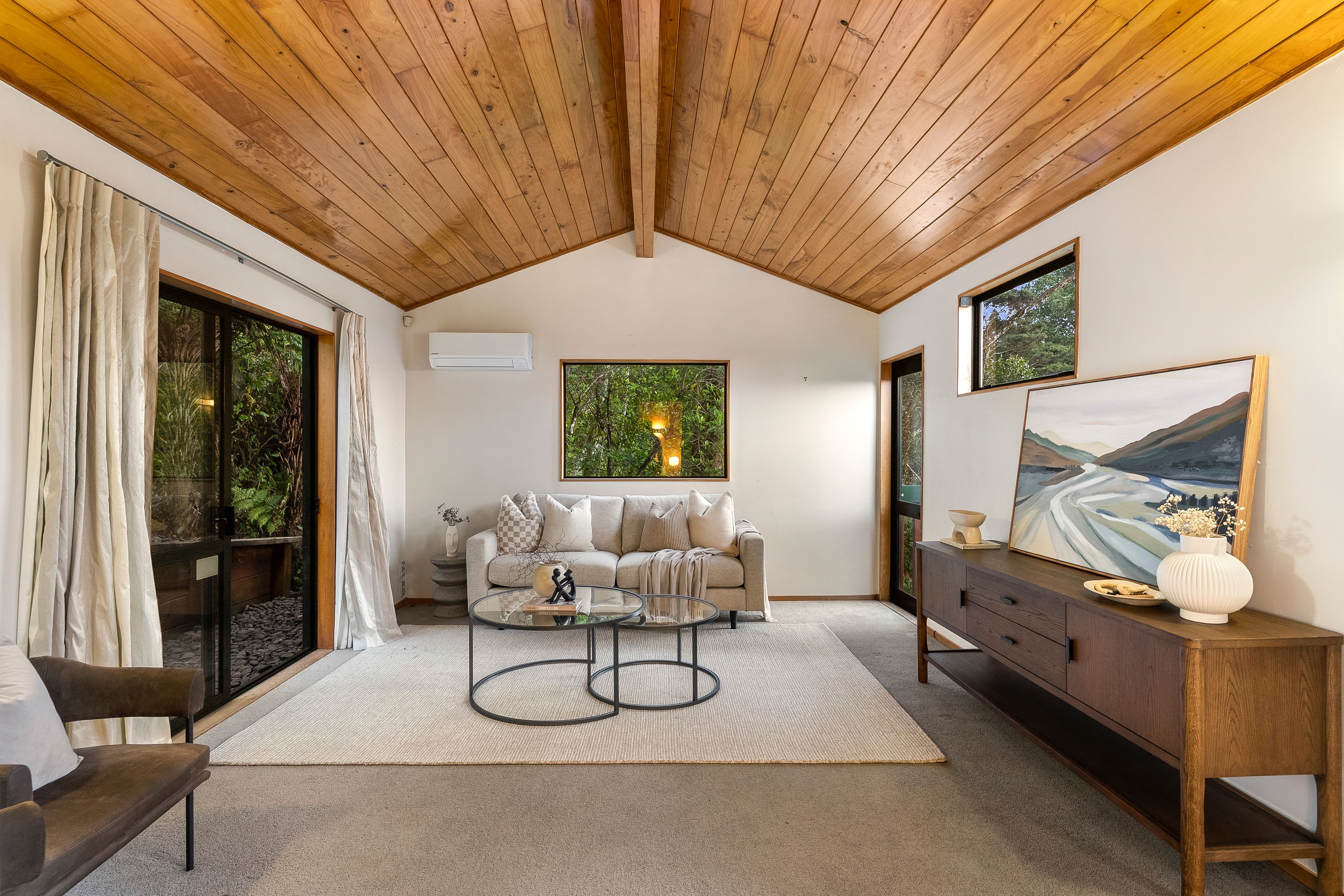 2/8 Dee Place, Torbay, North Shore City