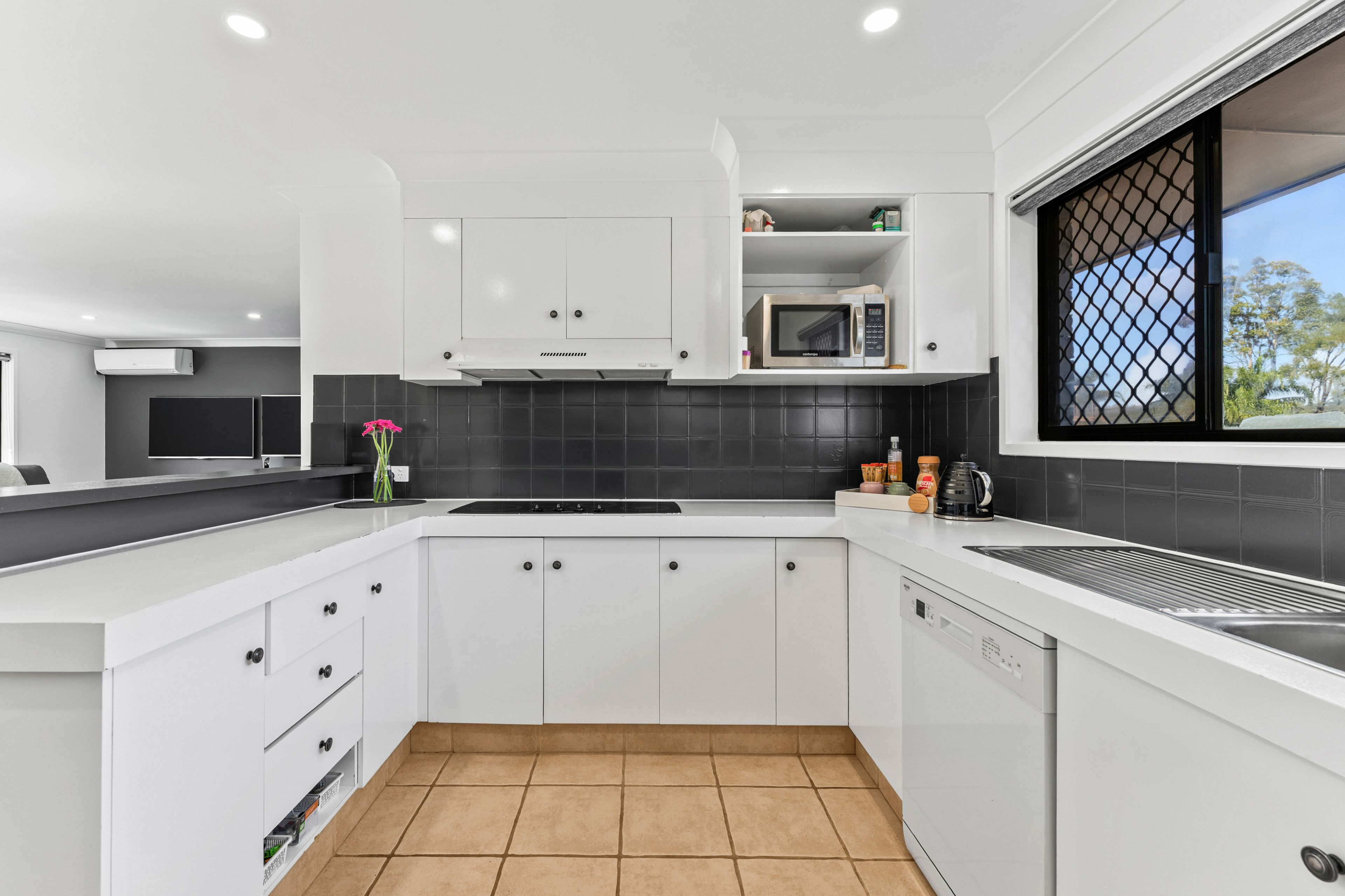 14 Dorrigo Drive — photo 7 of 22