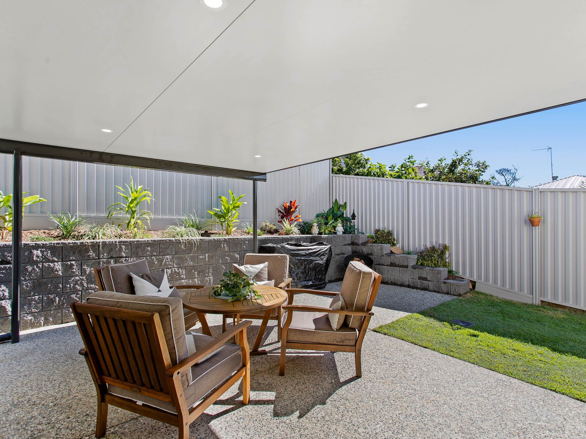 38-40 Robert Street, Labrador QLD 4215