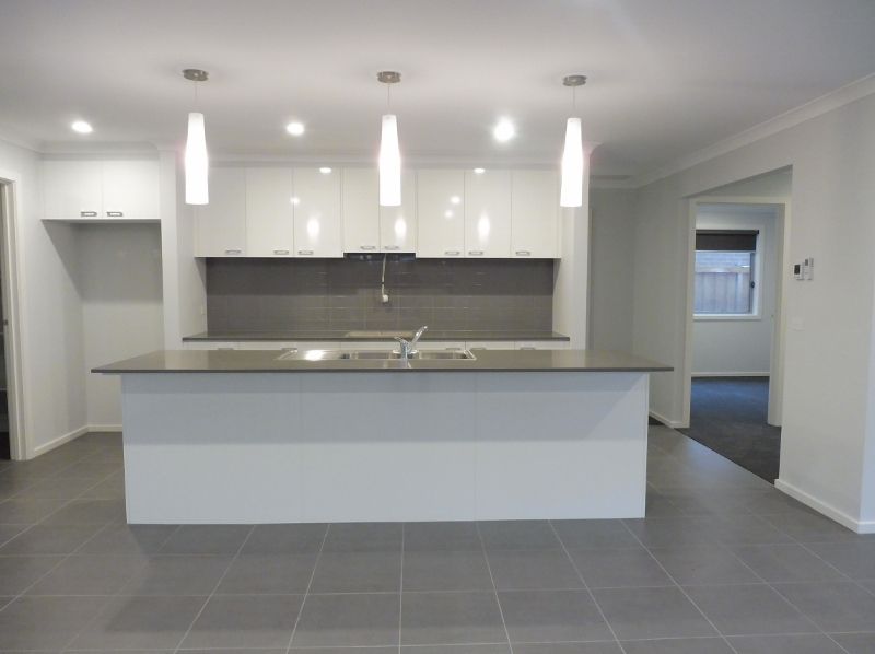 29 Highbury Road, Clyde North, VIC 3978
