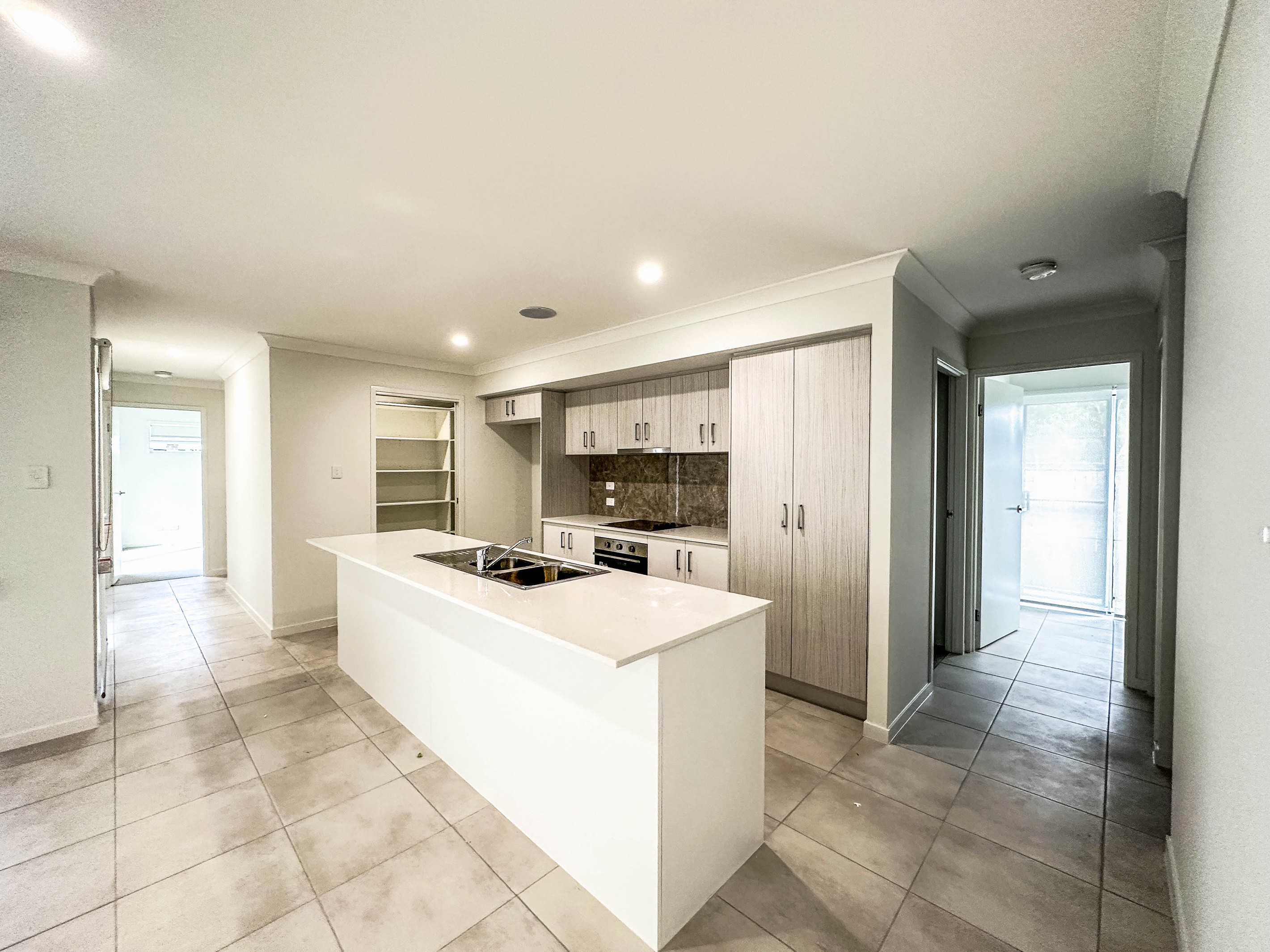 3 Aurora Street, SPRING MOUNTAIN, QLD 4300