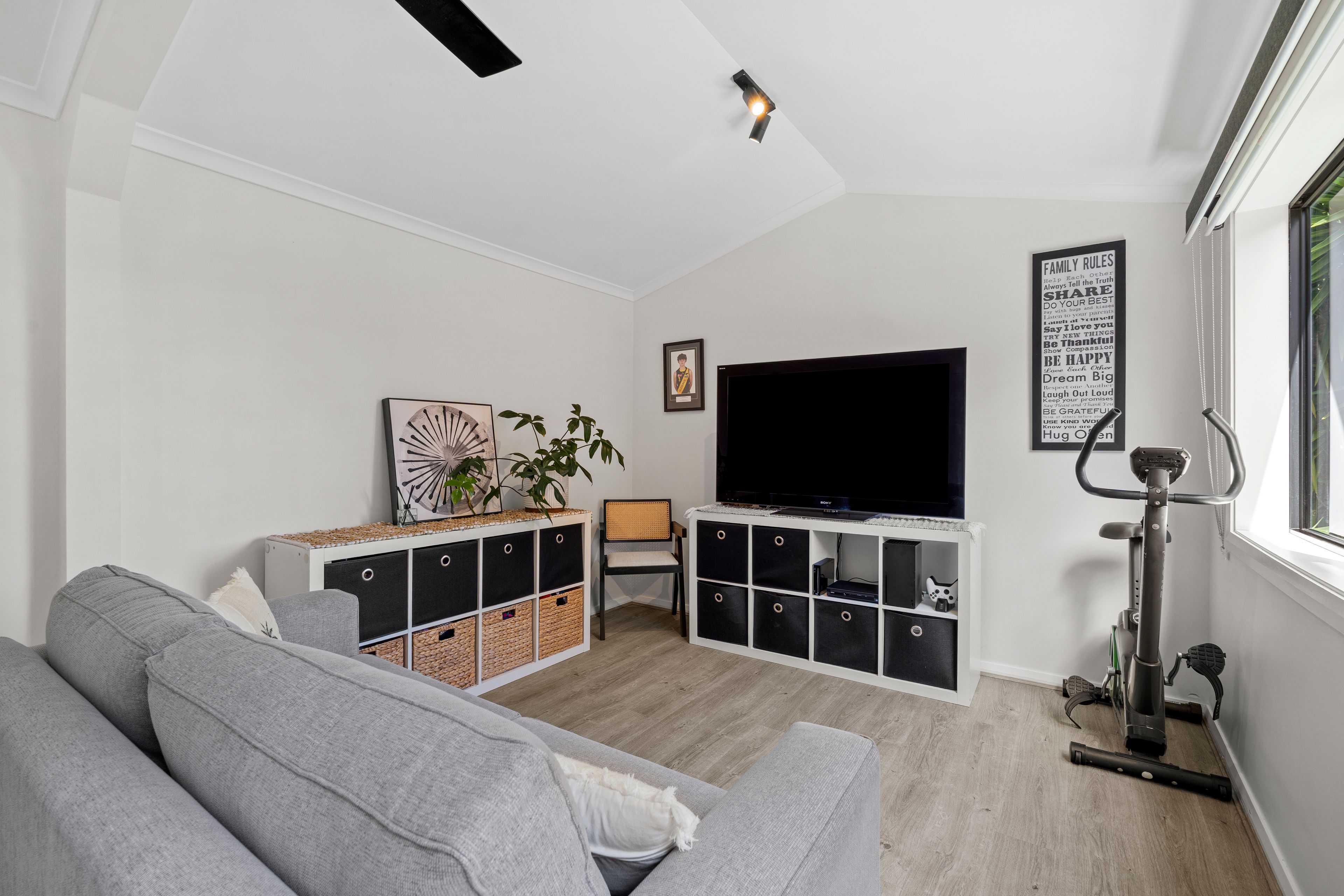 4 Edwards Avenue — photo 17 of 29