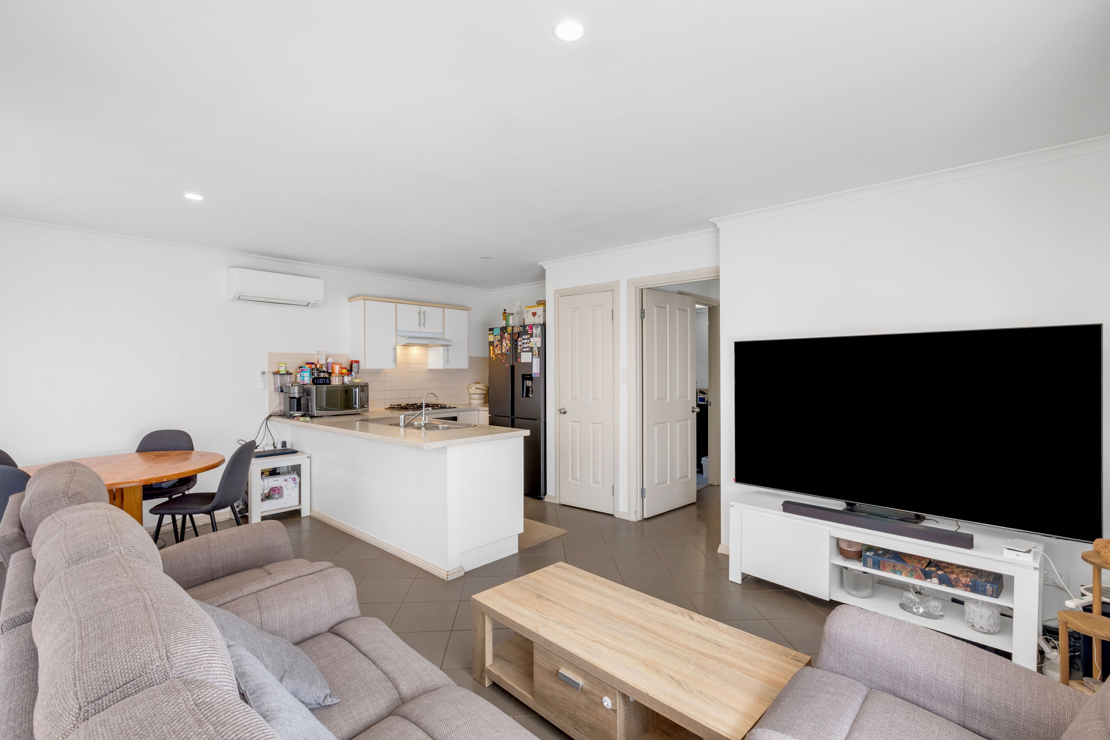 34 Bristol Crescent — photo 5 of 14