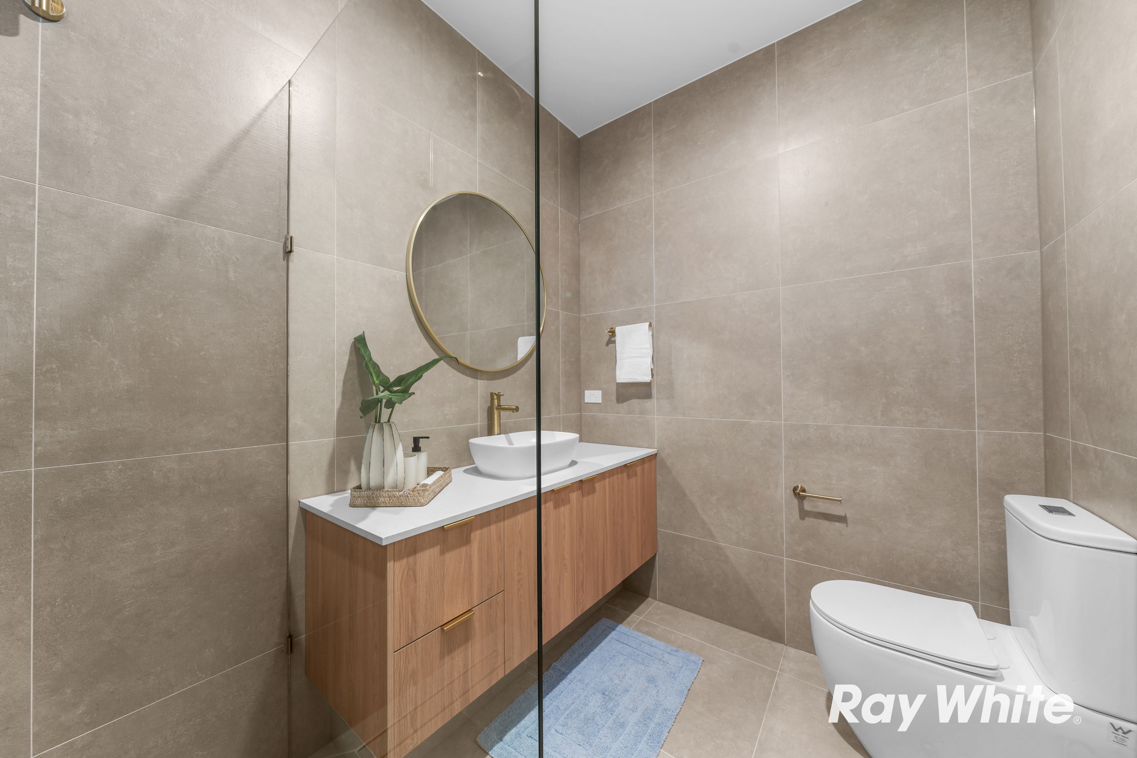 35 Wicklow Crescent — photo 9 of 11