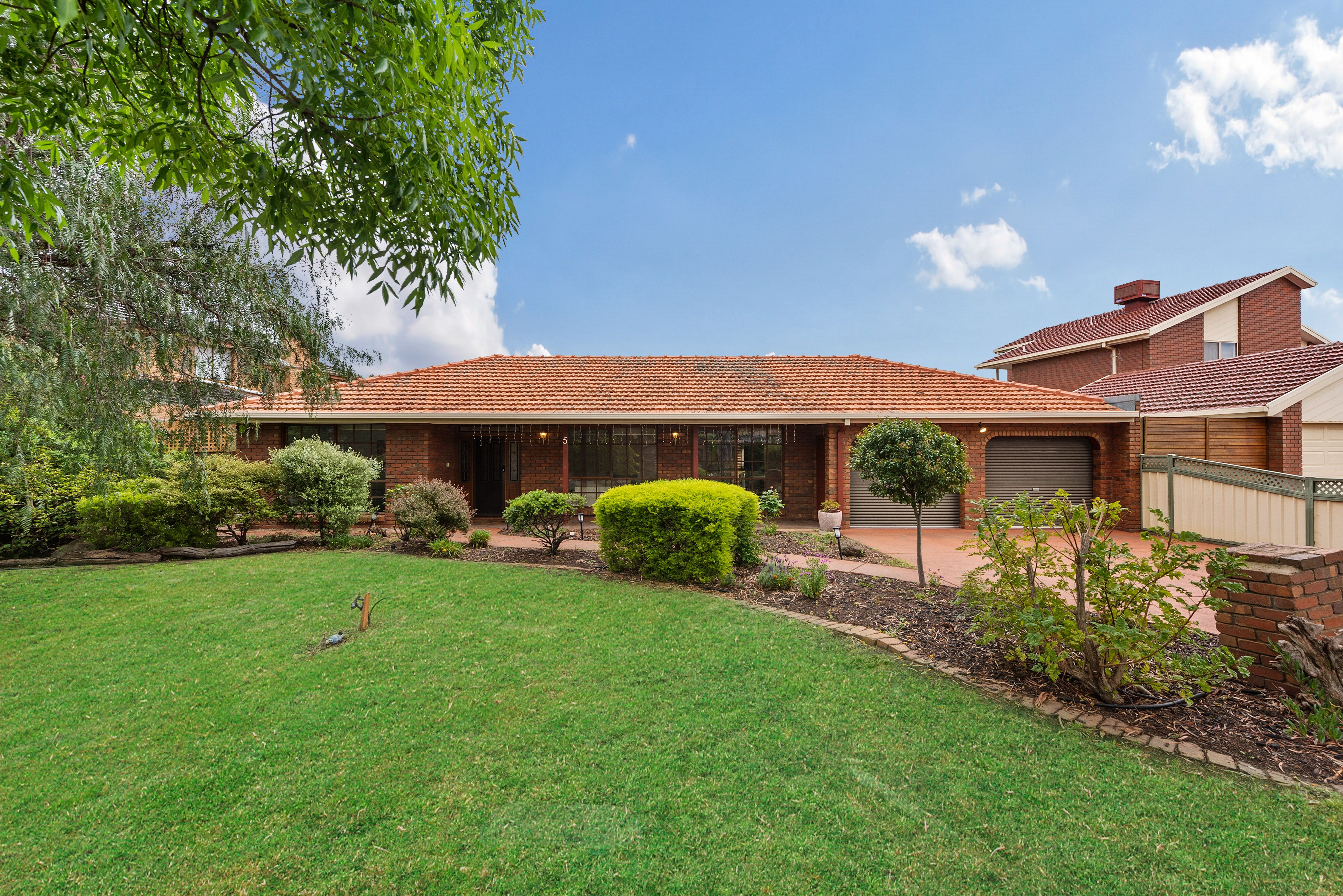 5 Mathis Avenue, Keilor Downs VIC 3038