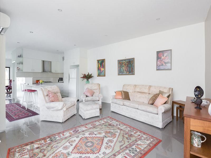 2A Edward Street, Barrack Heights, NSW 2528