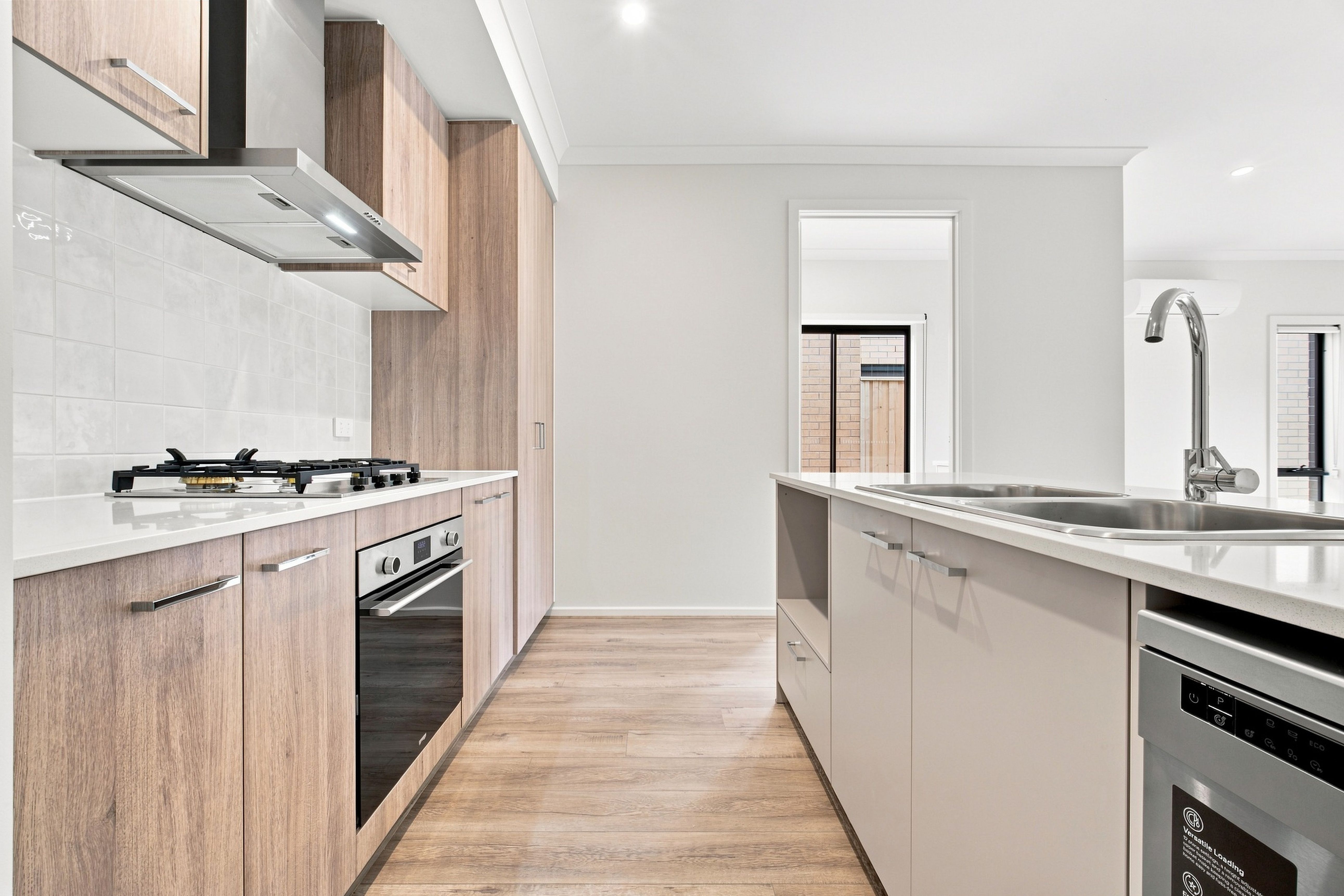 5 Castlecove Street — photo 7 of 22