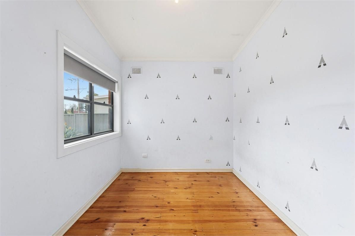10 Searle Road — photo 6 of 14