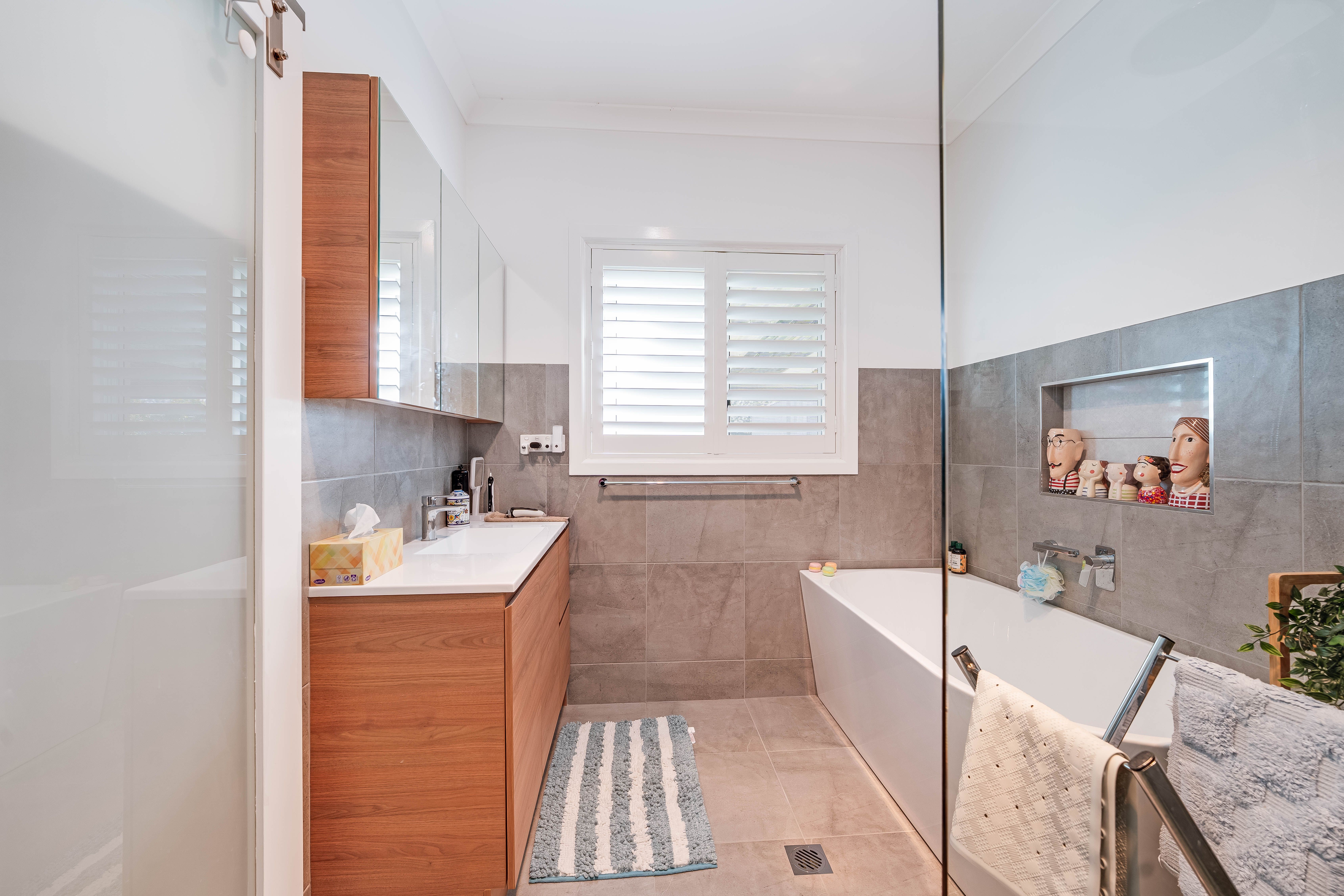 977 Duffy Crescent — photo 15 of 30