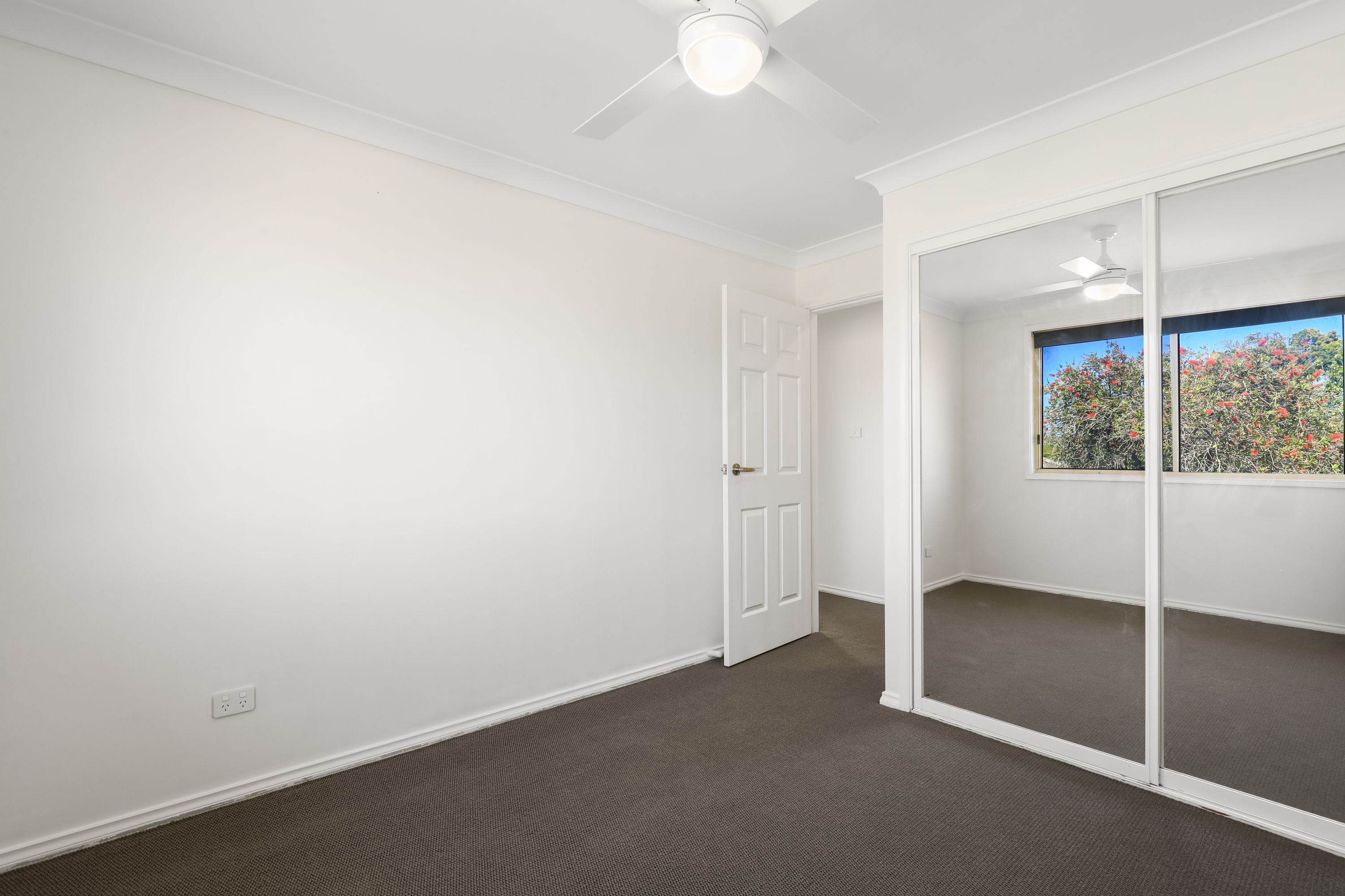1/12 Lambton Close — photo 9 of 16