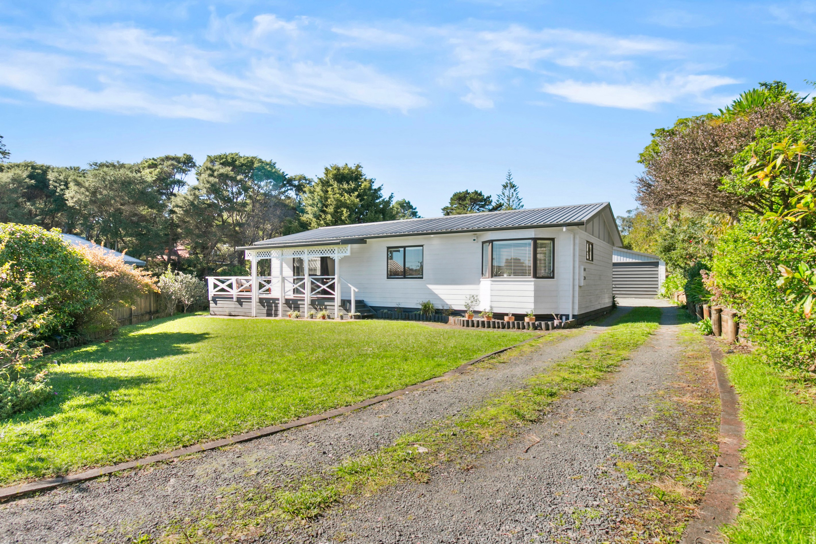 73 Meadowvale Rise, Titirangi, Waitakere City