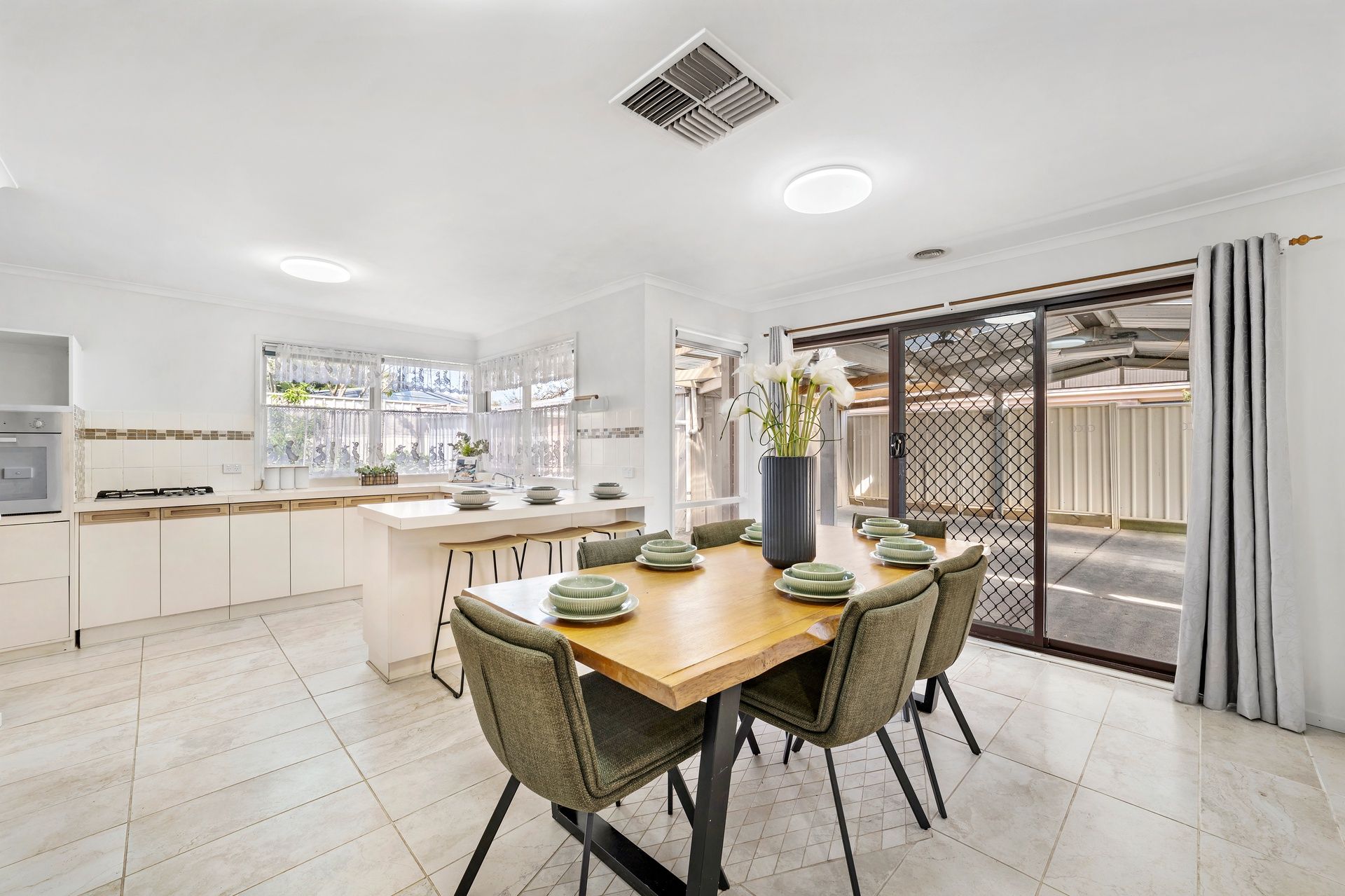 12 Rebecca Court — photo 8 of 17