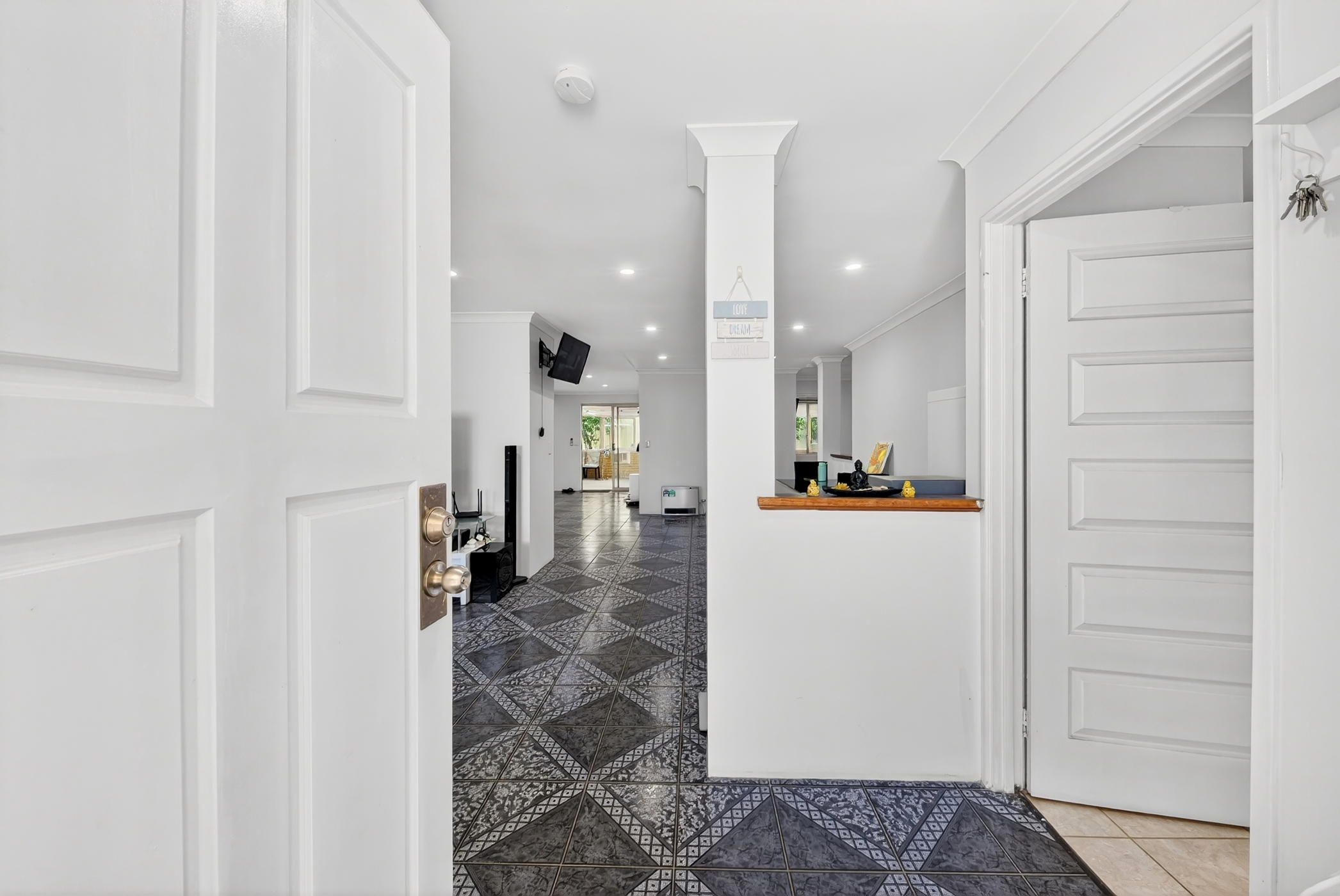 35 Ullinger Loop, Marangaroo, WA 6064