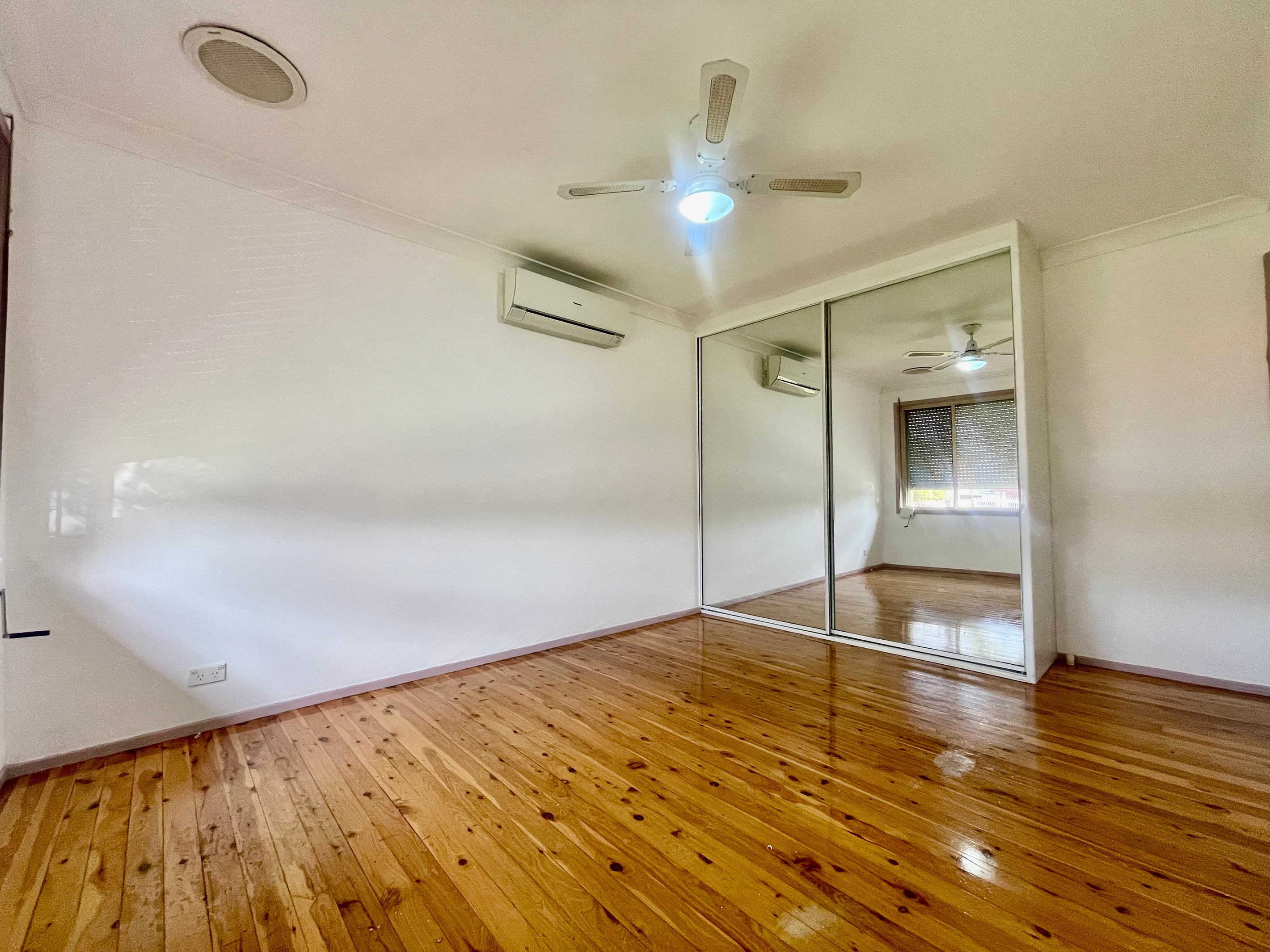 127 Mimosa Road, Bossley Park, NSW 2176