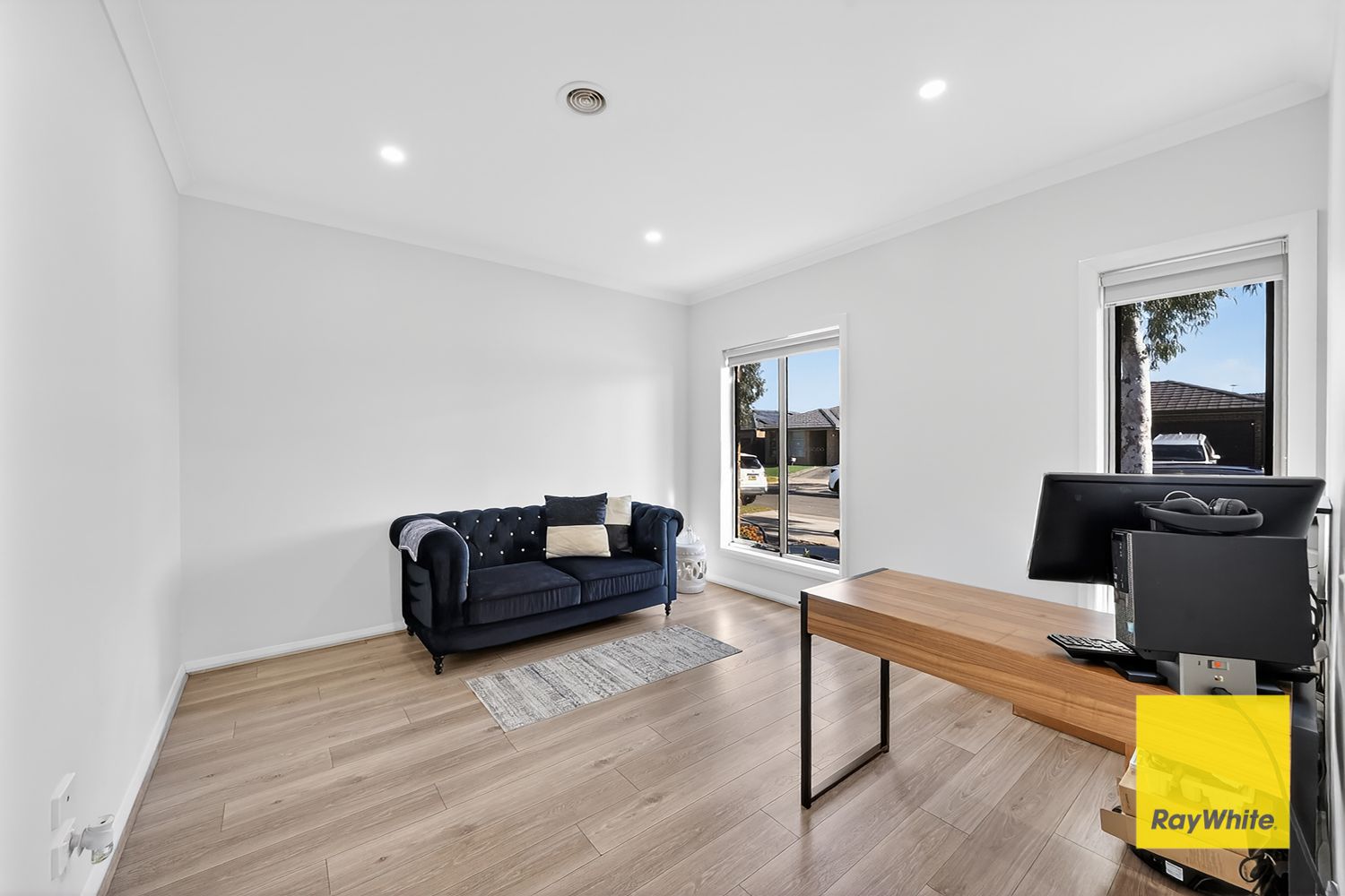 21 Guthrie Drive — photo 3 of 14