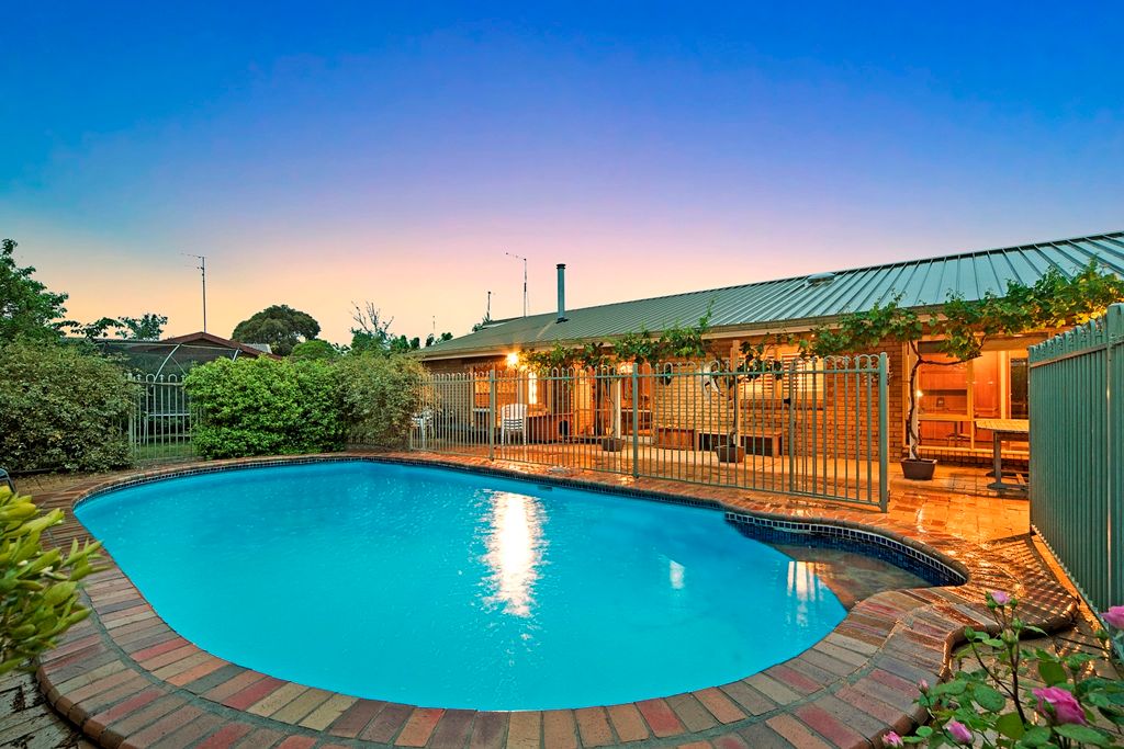 18 Elaine Avenue, Alfredton, VIC 3350