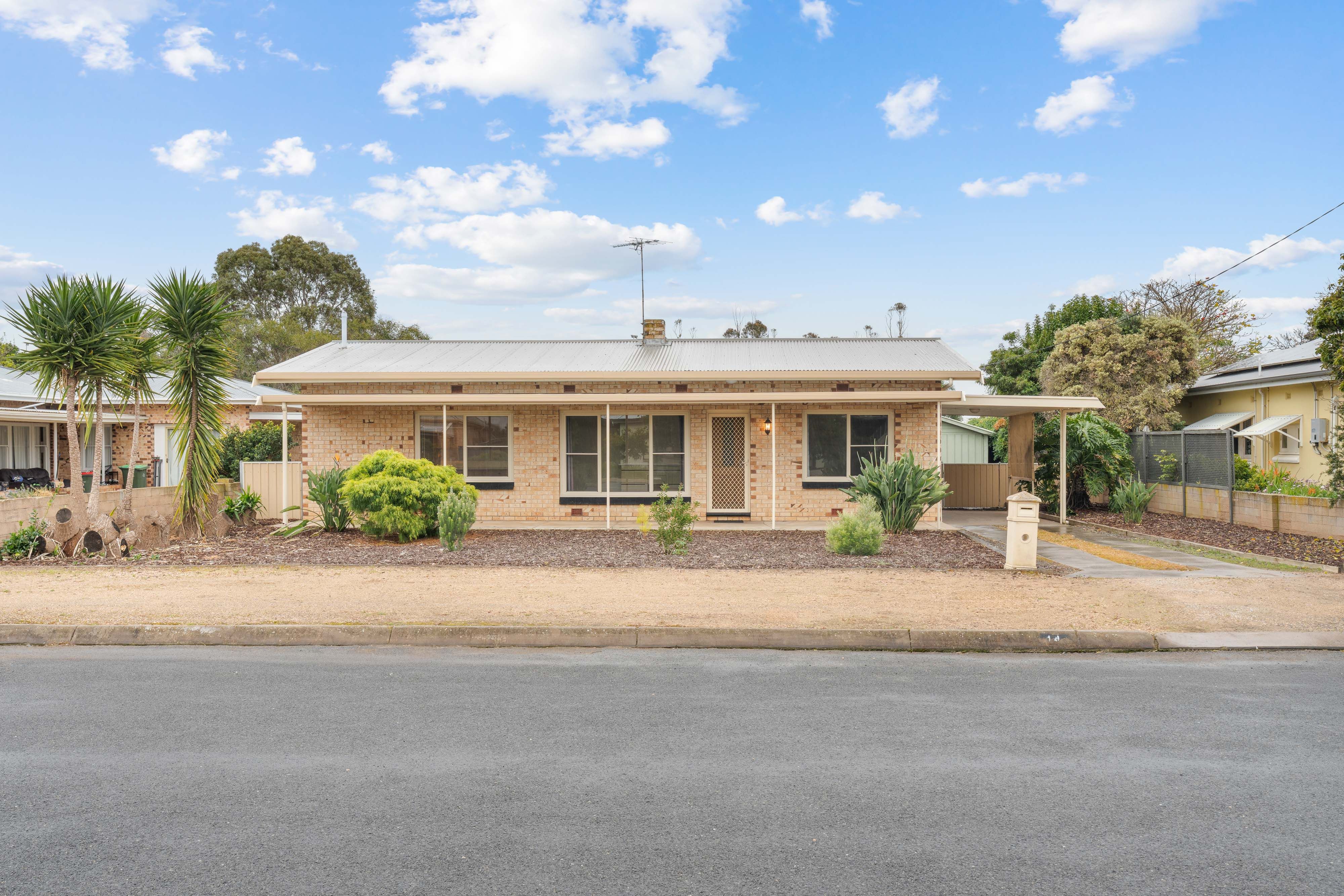 14 First Avenue — photo from Ray White Strathalbyn