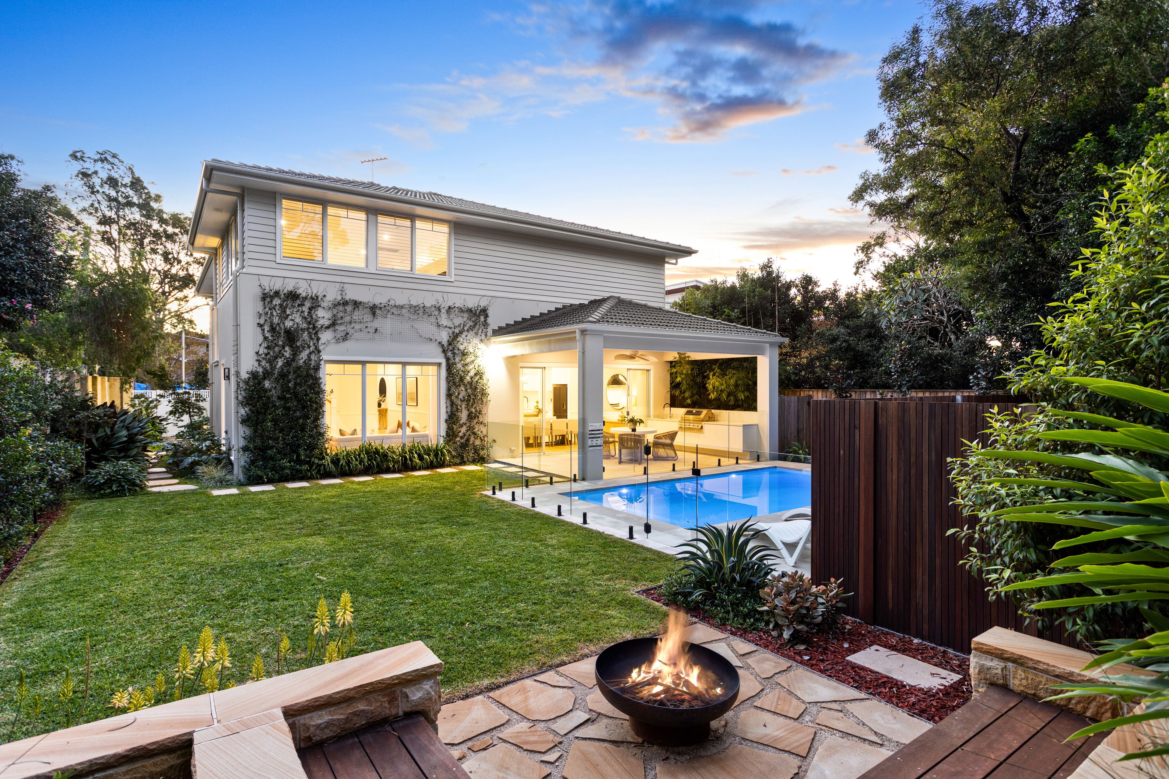 9 Charles Street, Castlecrag, NSW 2068