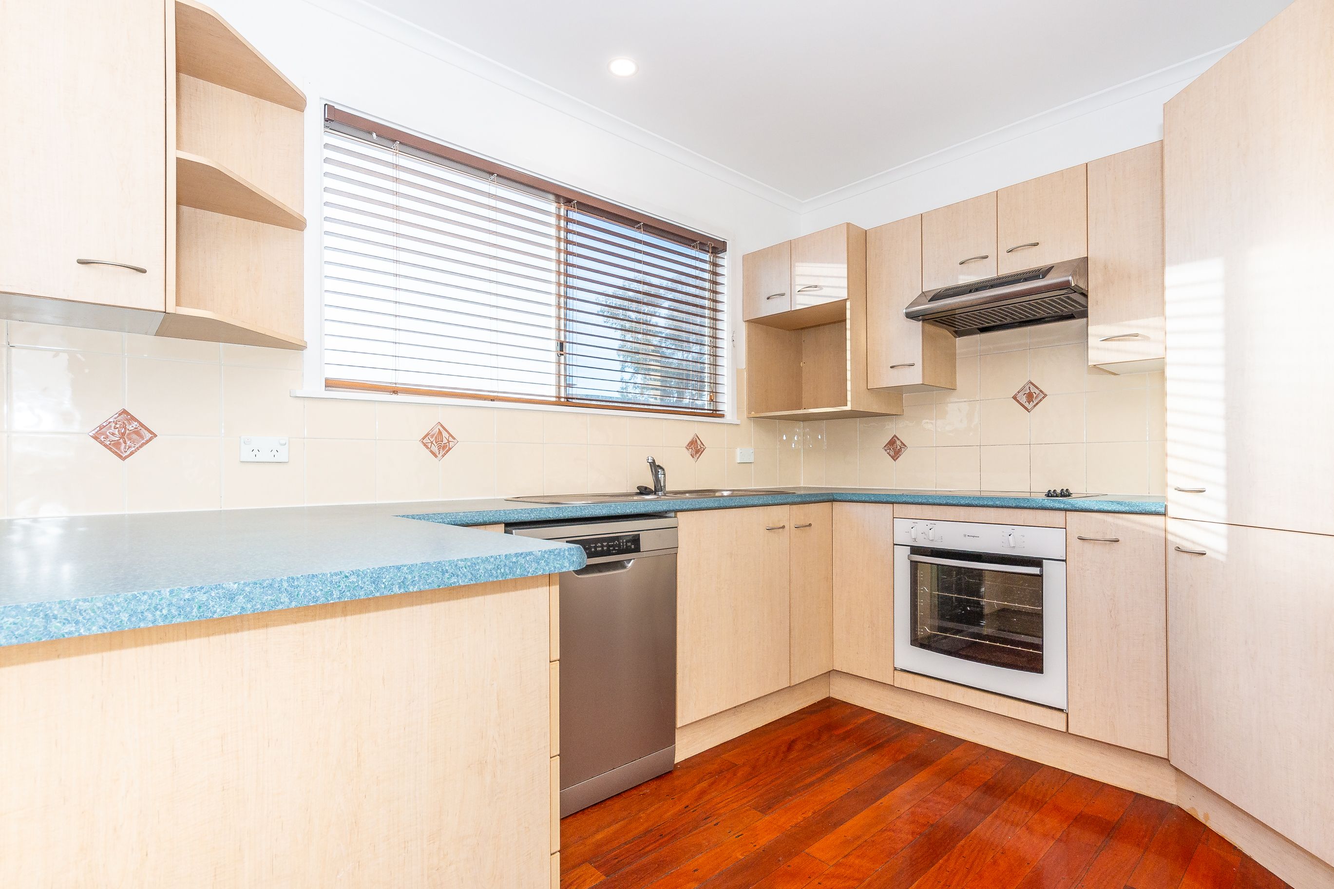 16 Lilla Street — photo 4 of 18