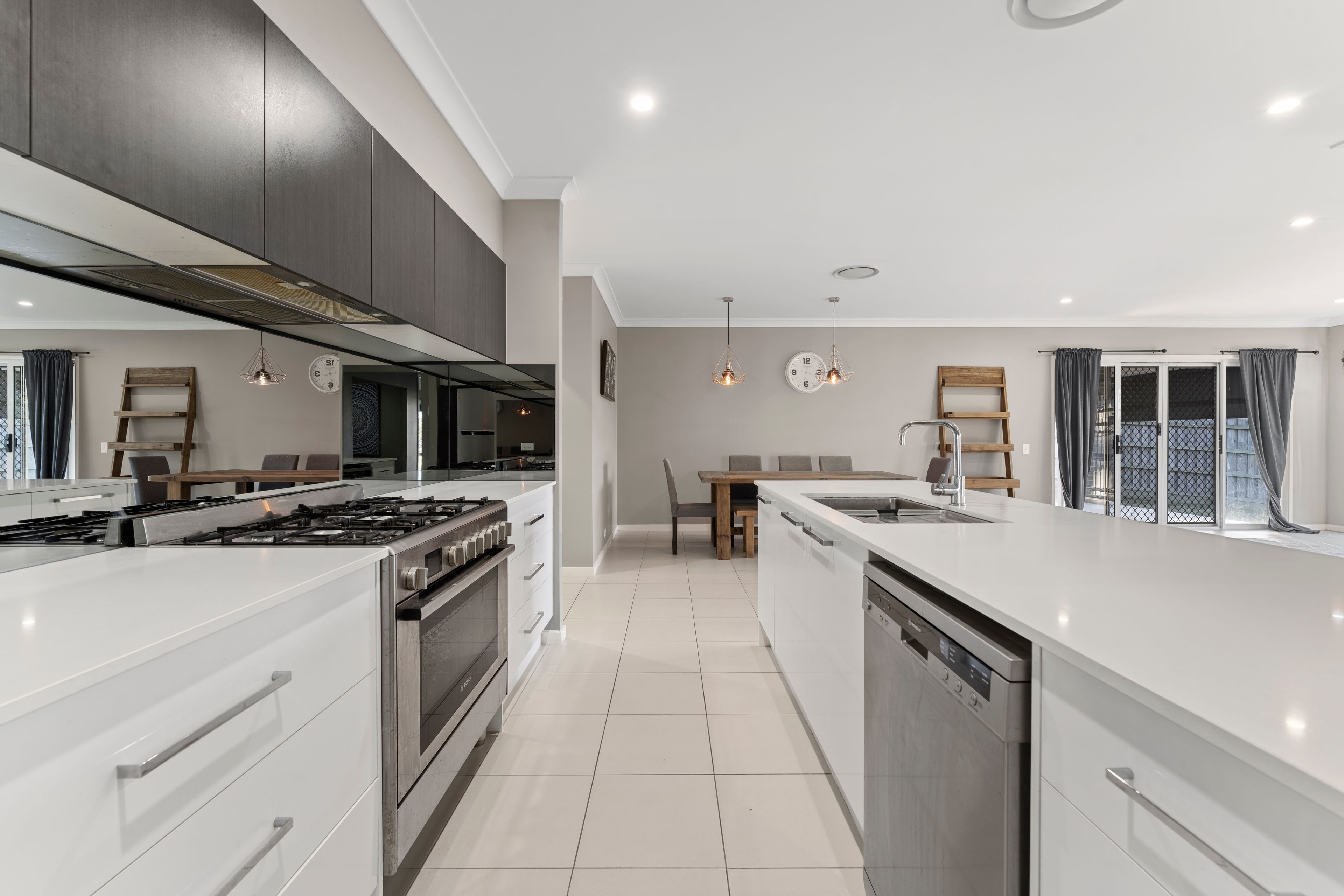 1 South Quarter Drive, Loganlea, QLD 4131