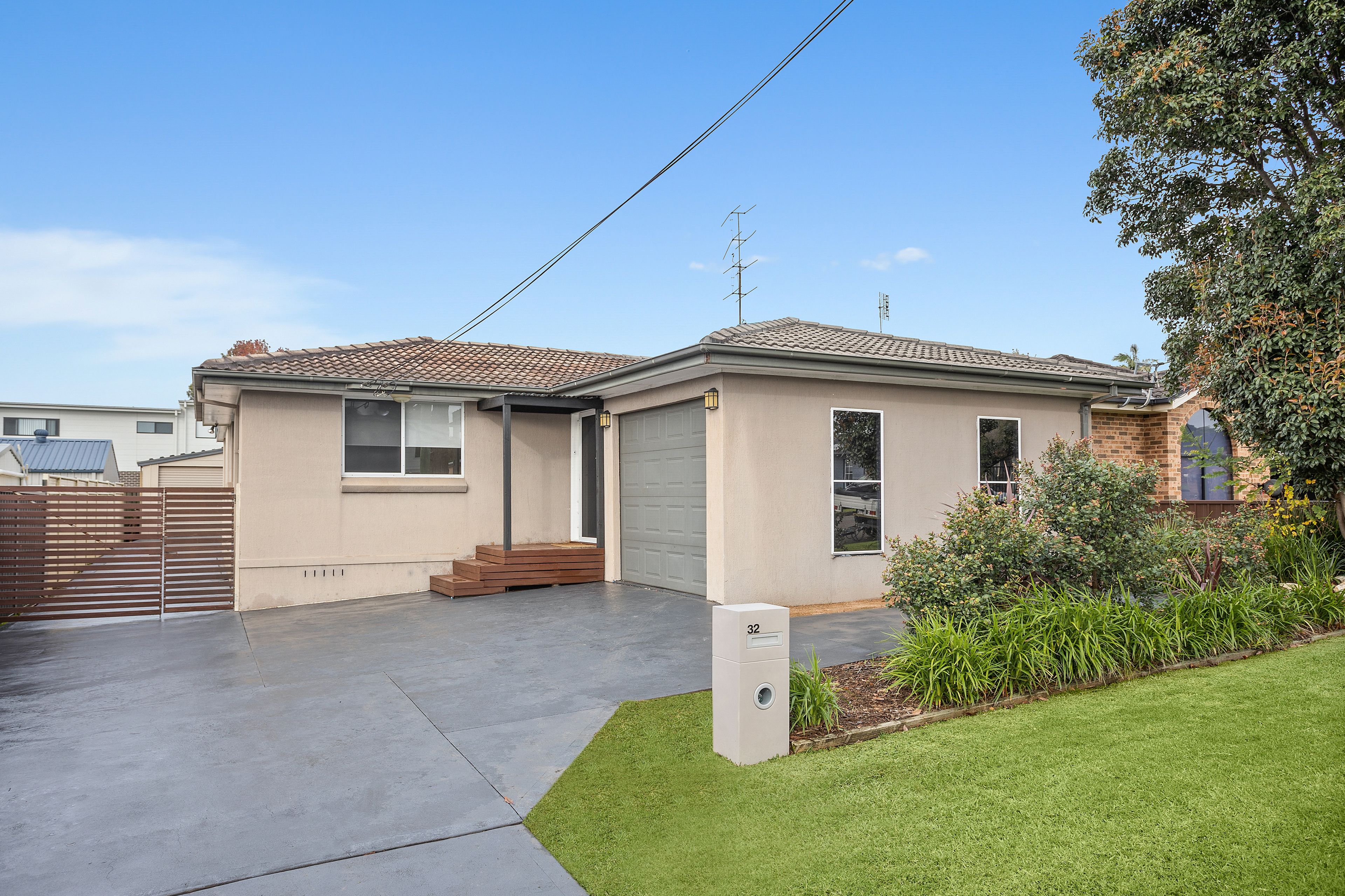 32 Gordon Avenue, Oak Flats NSW 2529