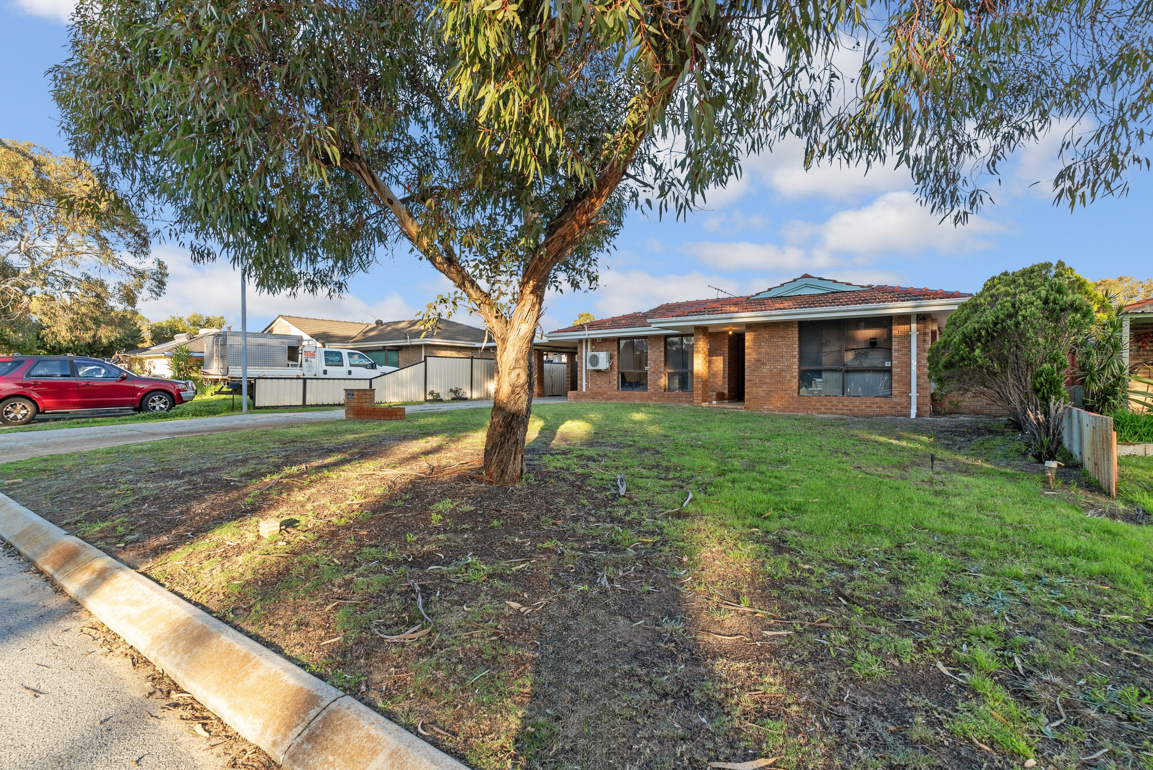 8 Hinkler Street, Kenwick, WA 6107