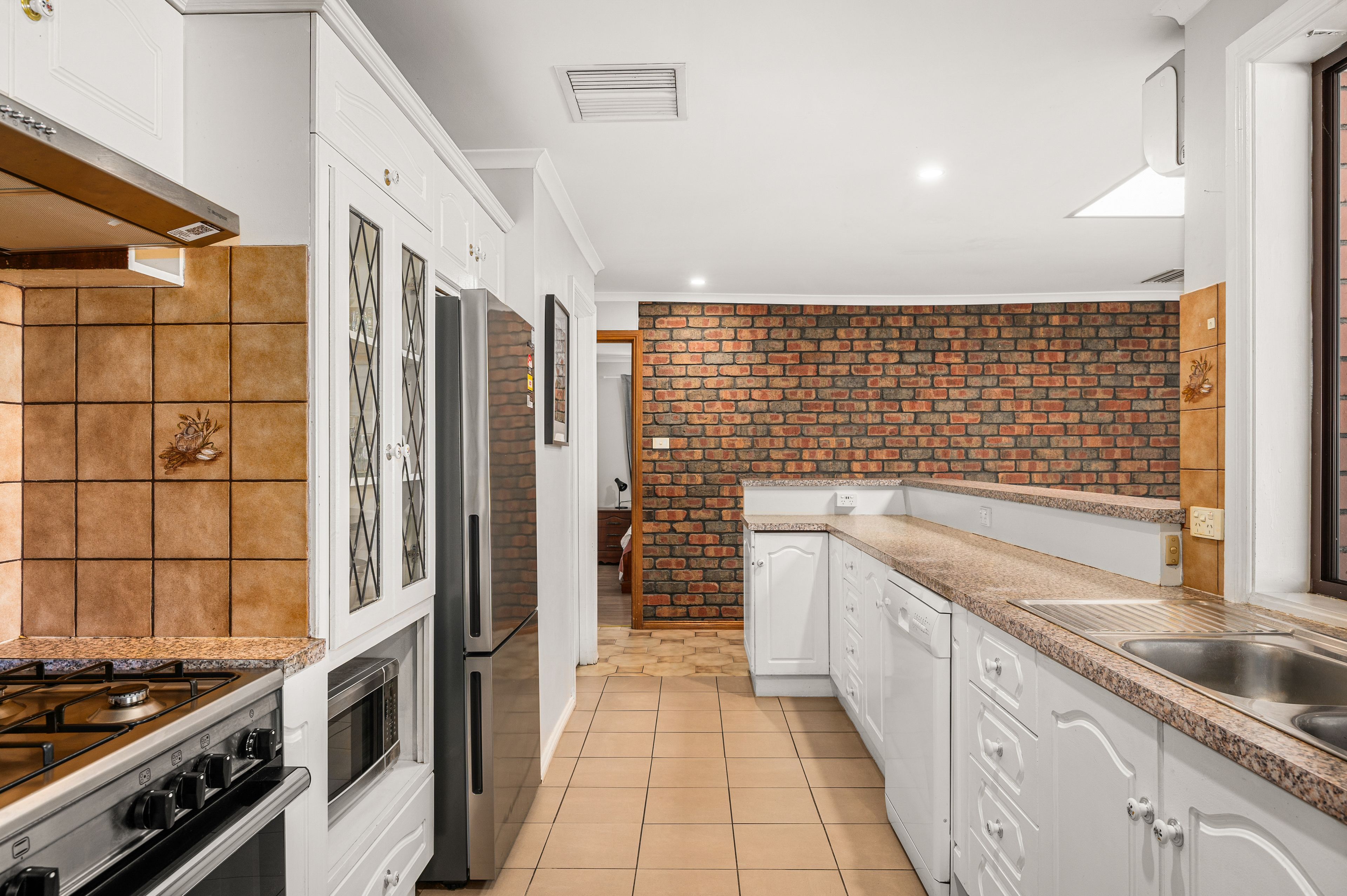 28 Penong Avenue — photo 4 of 17