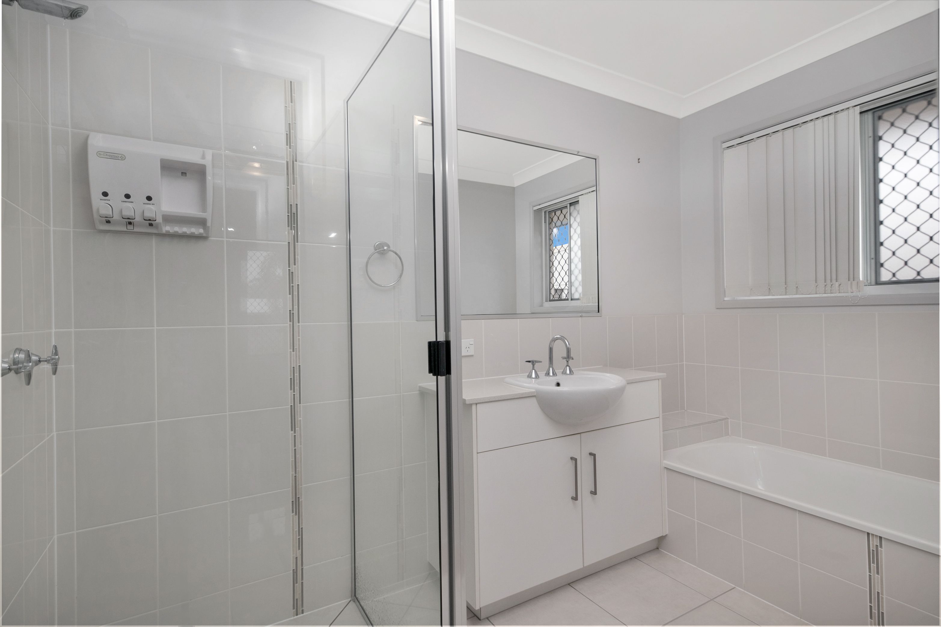 16 Whistler Avenue — photo 11 of 17