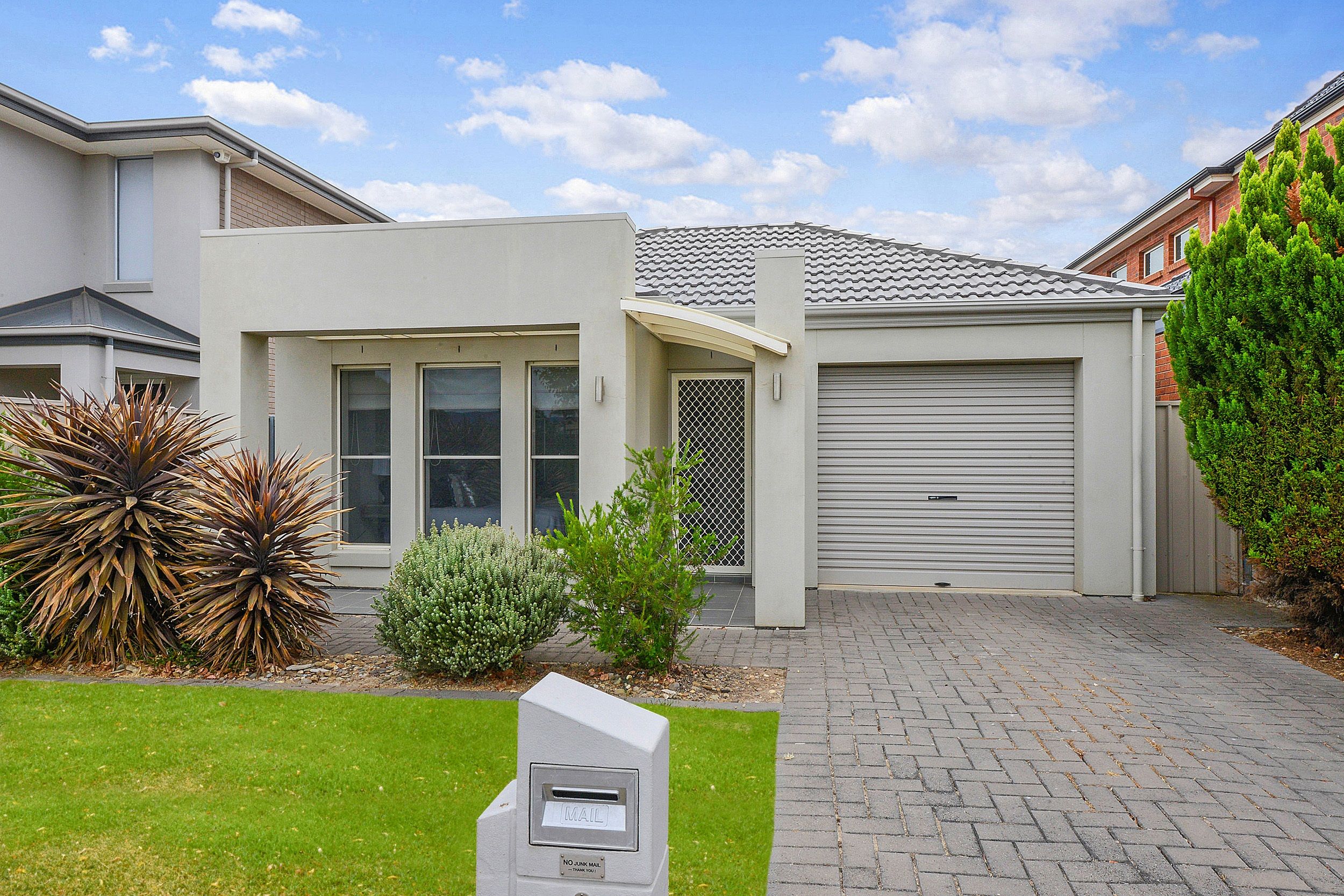 9 Dumfries Avenue, Northfield SA 5085