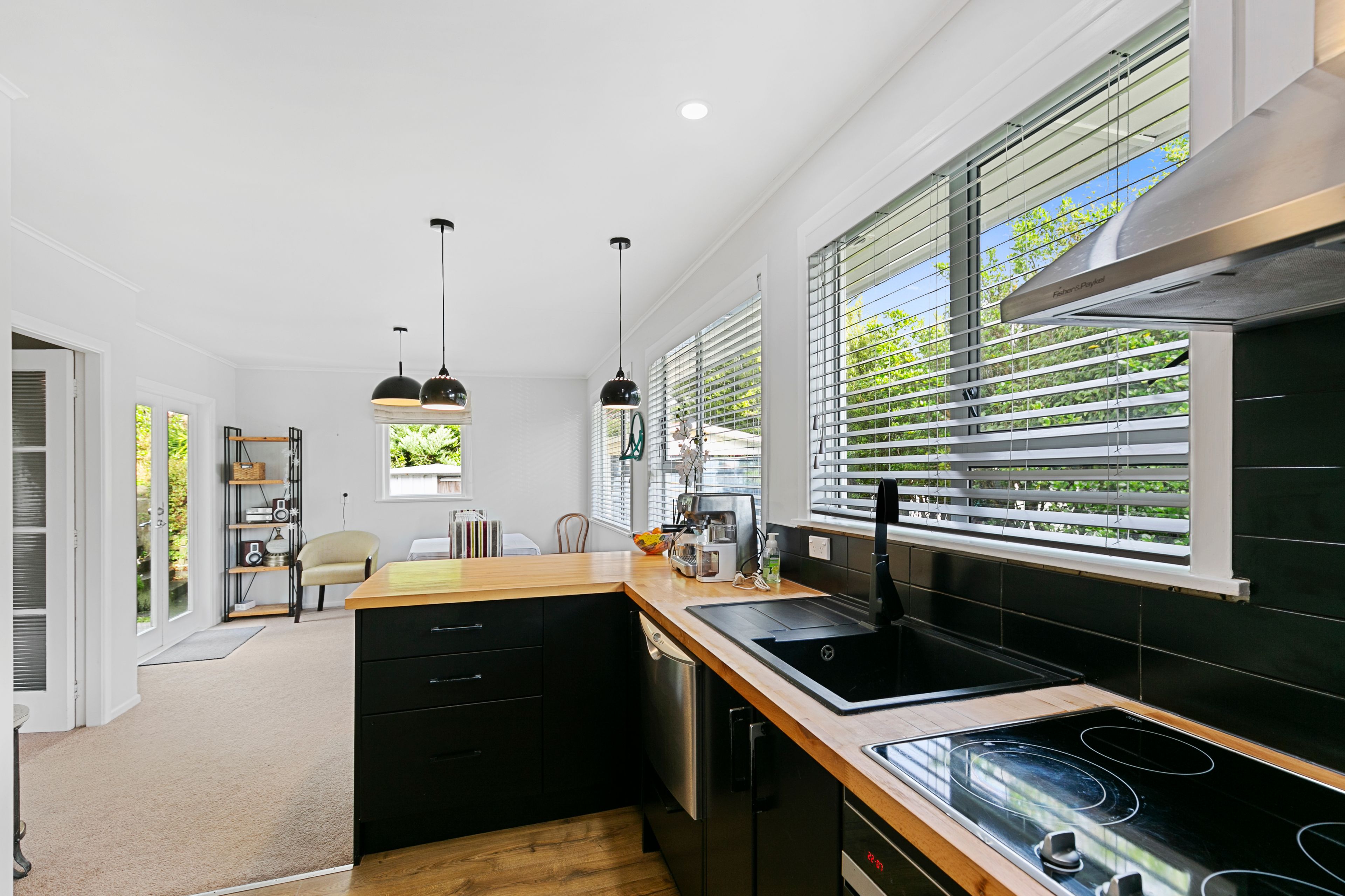 4 Kenmore Street, Newlands, Wellington City