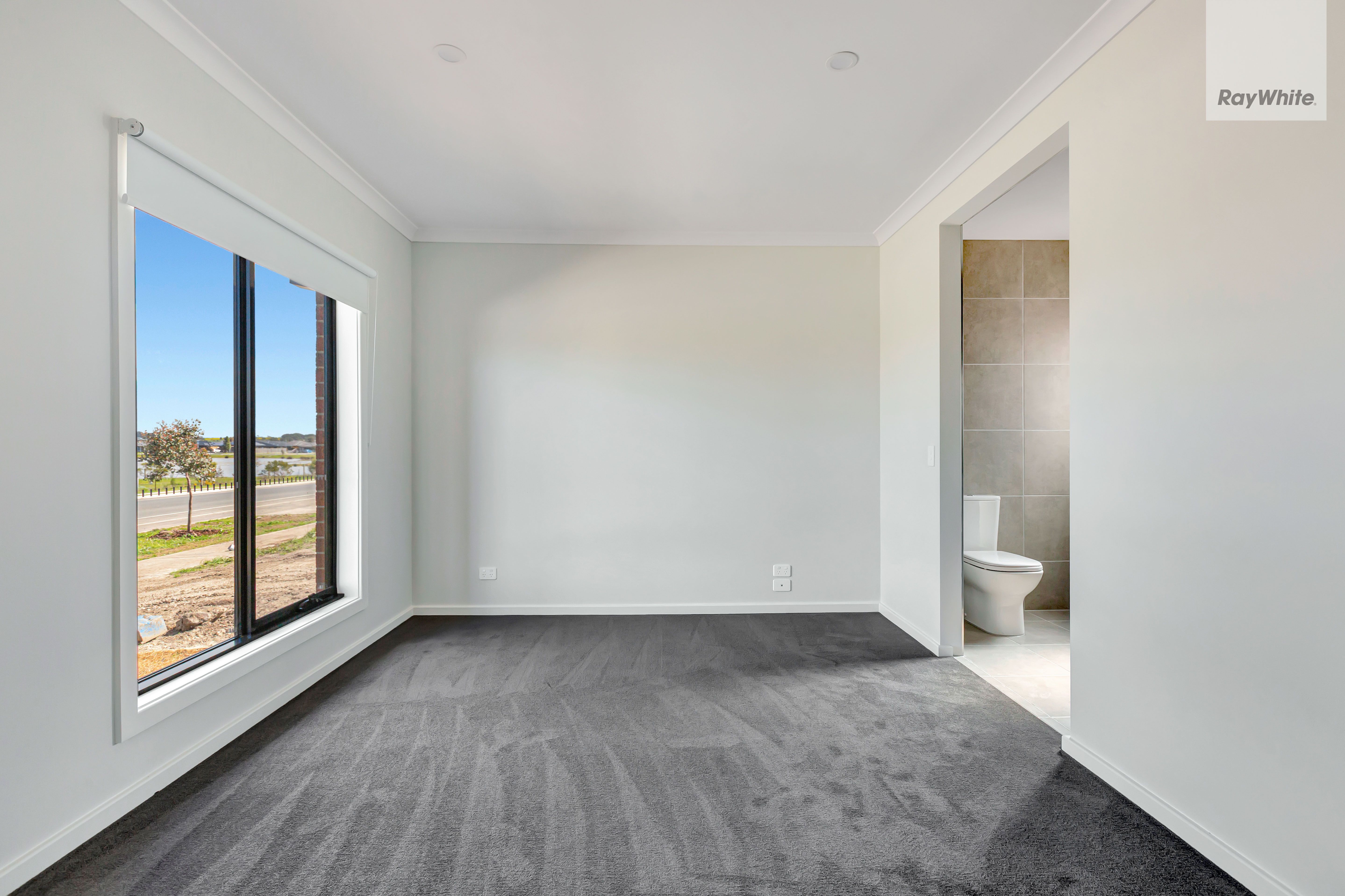 158 Newbridge Boulevard — photo 5 of 11