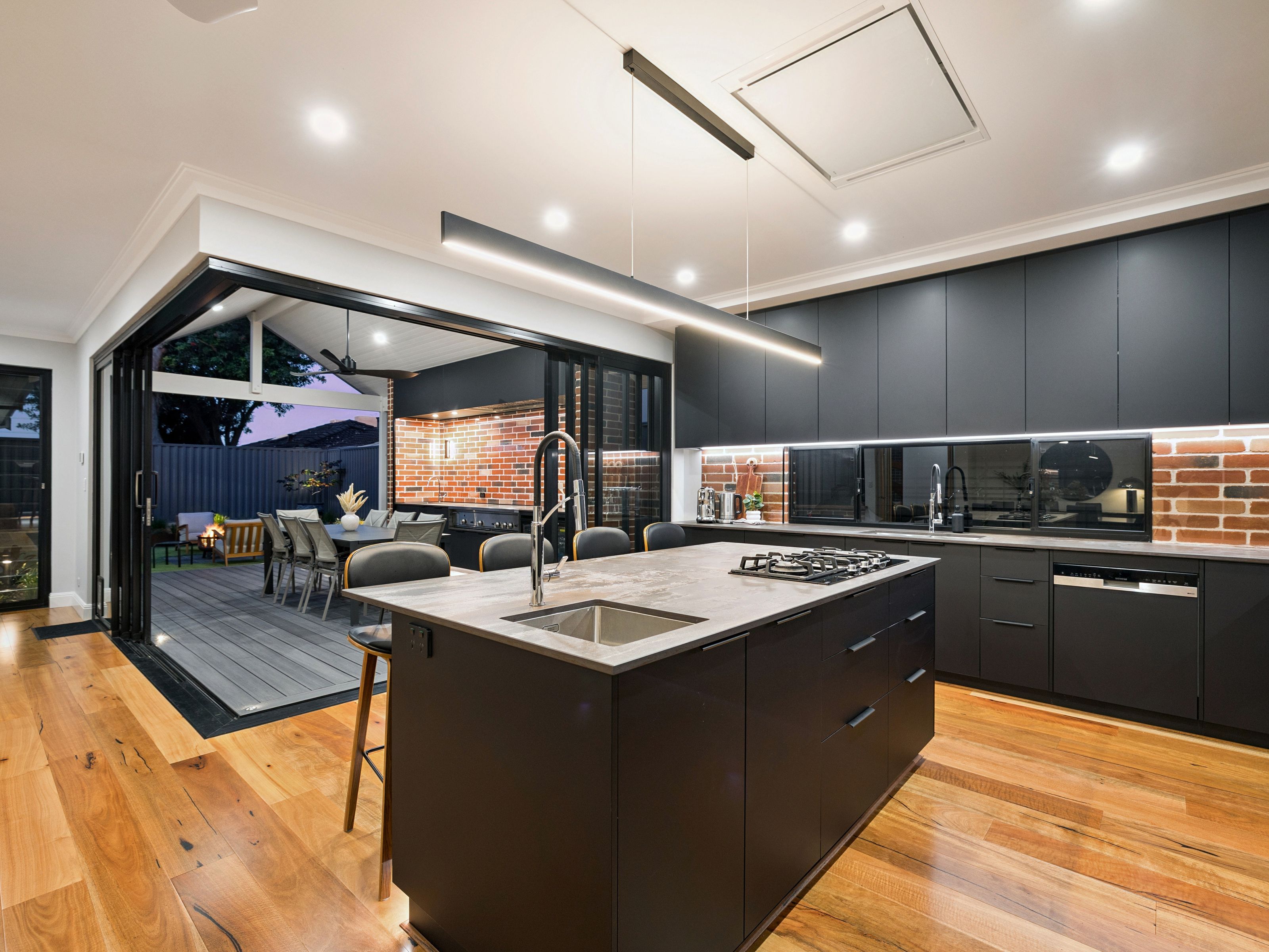 84A Mackie Street — photo 8 of 29
