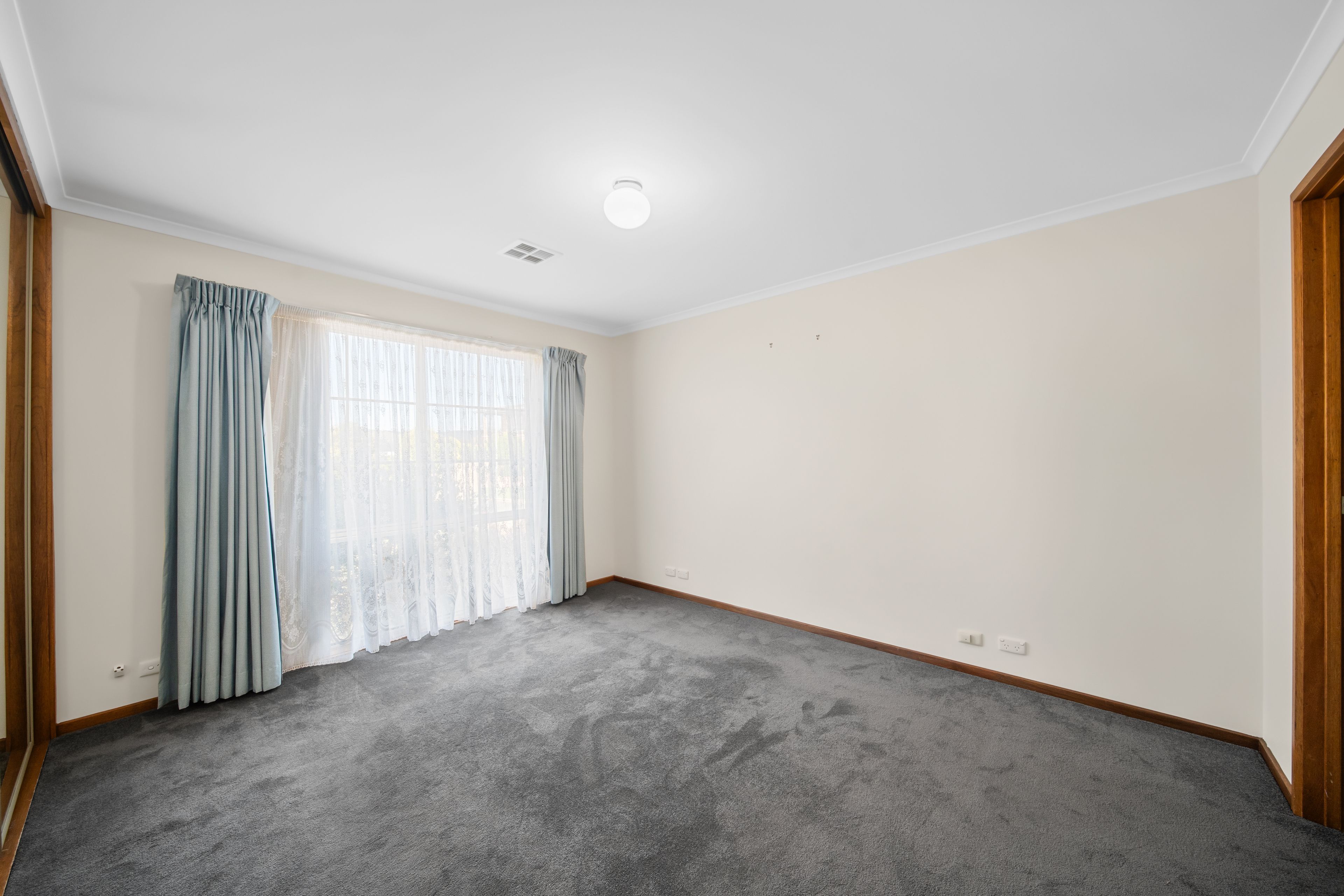 32 Currie Street — photo 8 of 21