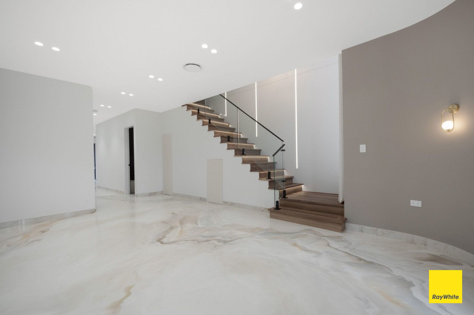 27A Strickland Street — photo 5 of 11