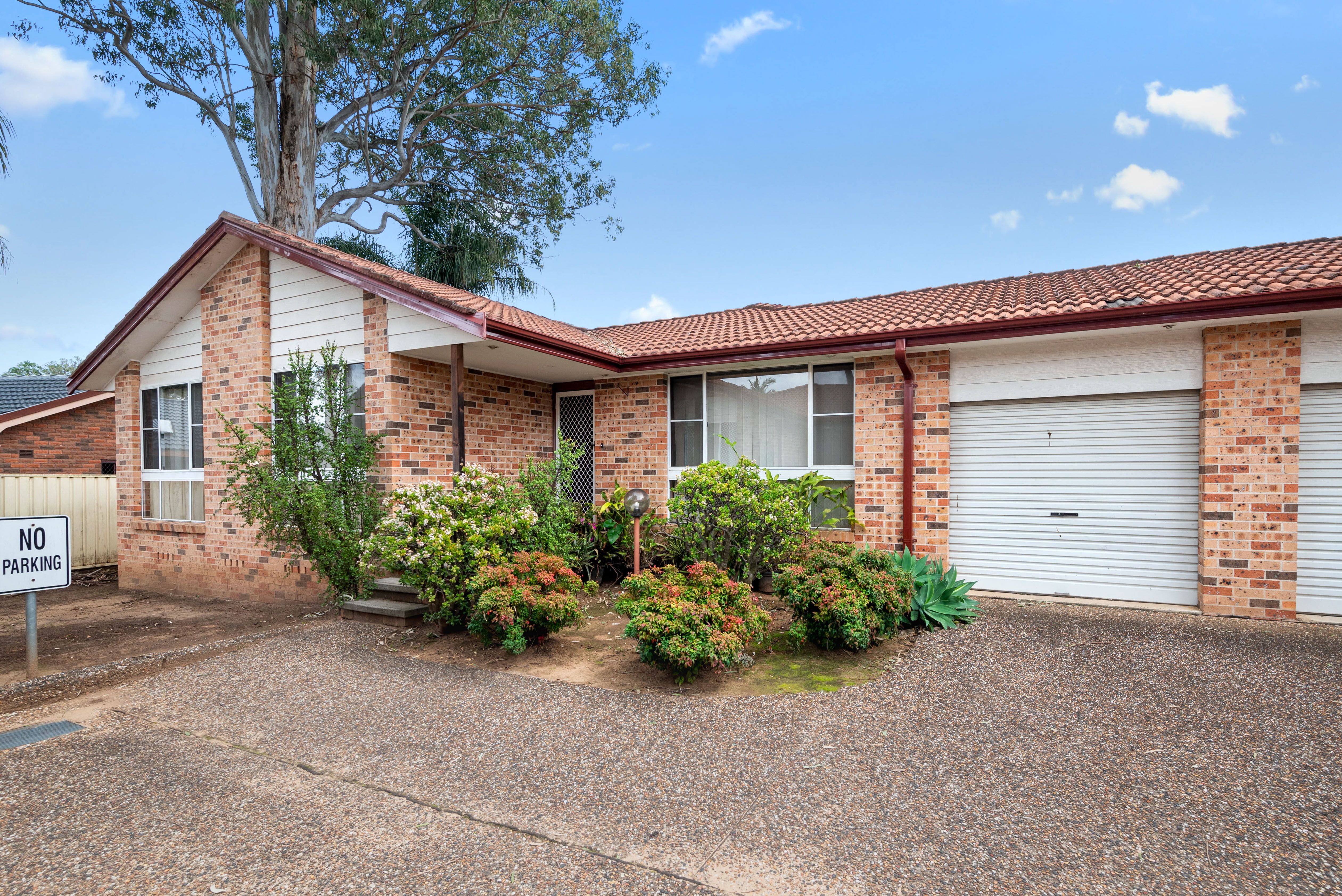 2 Edward Street, Macquarie Fields NSW 2564