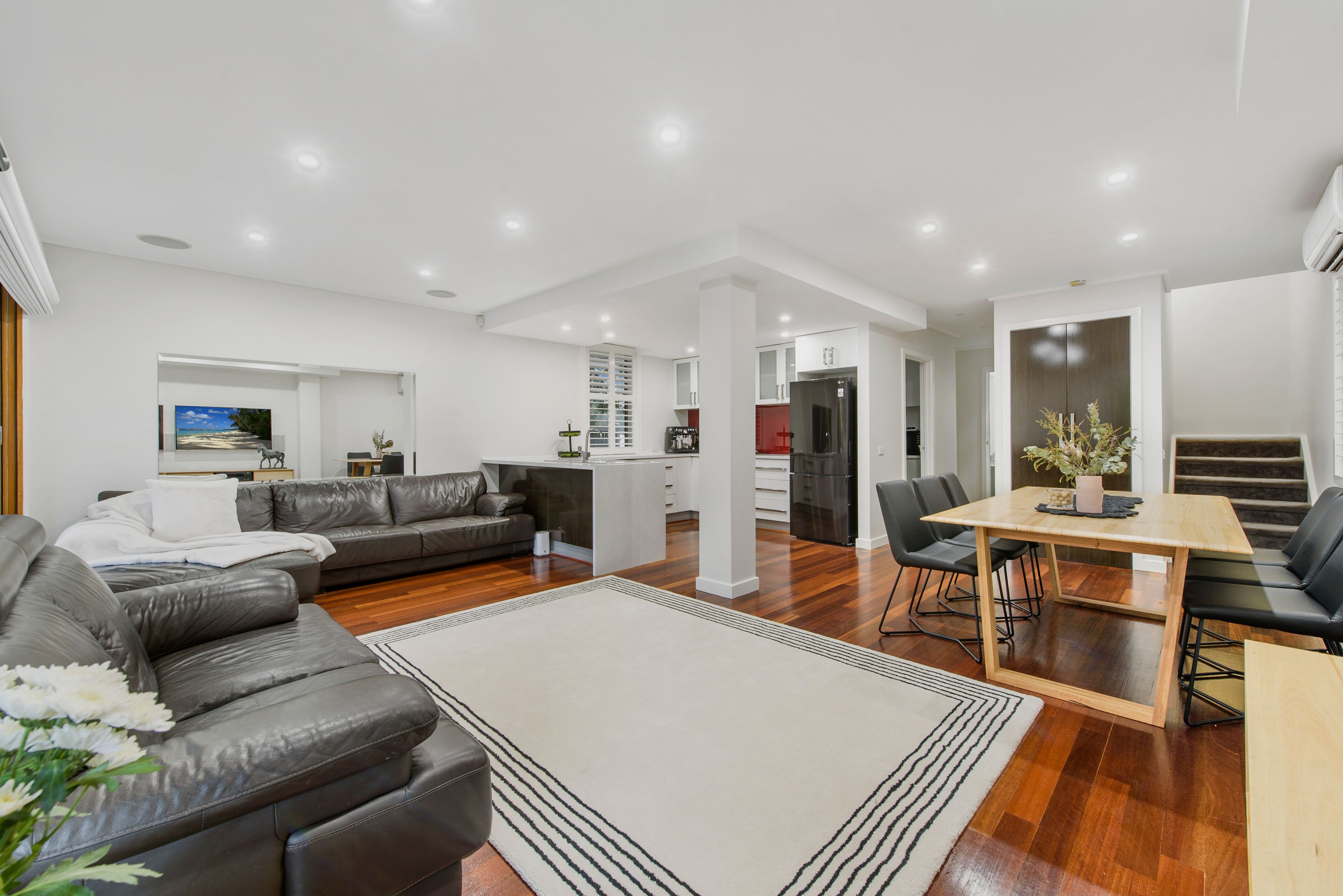 33 Village Avenue, Taylors Lakes, VIC 3038