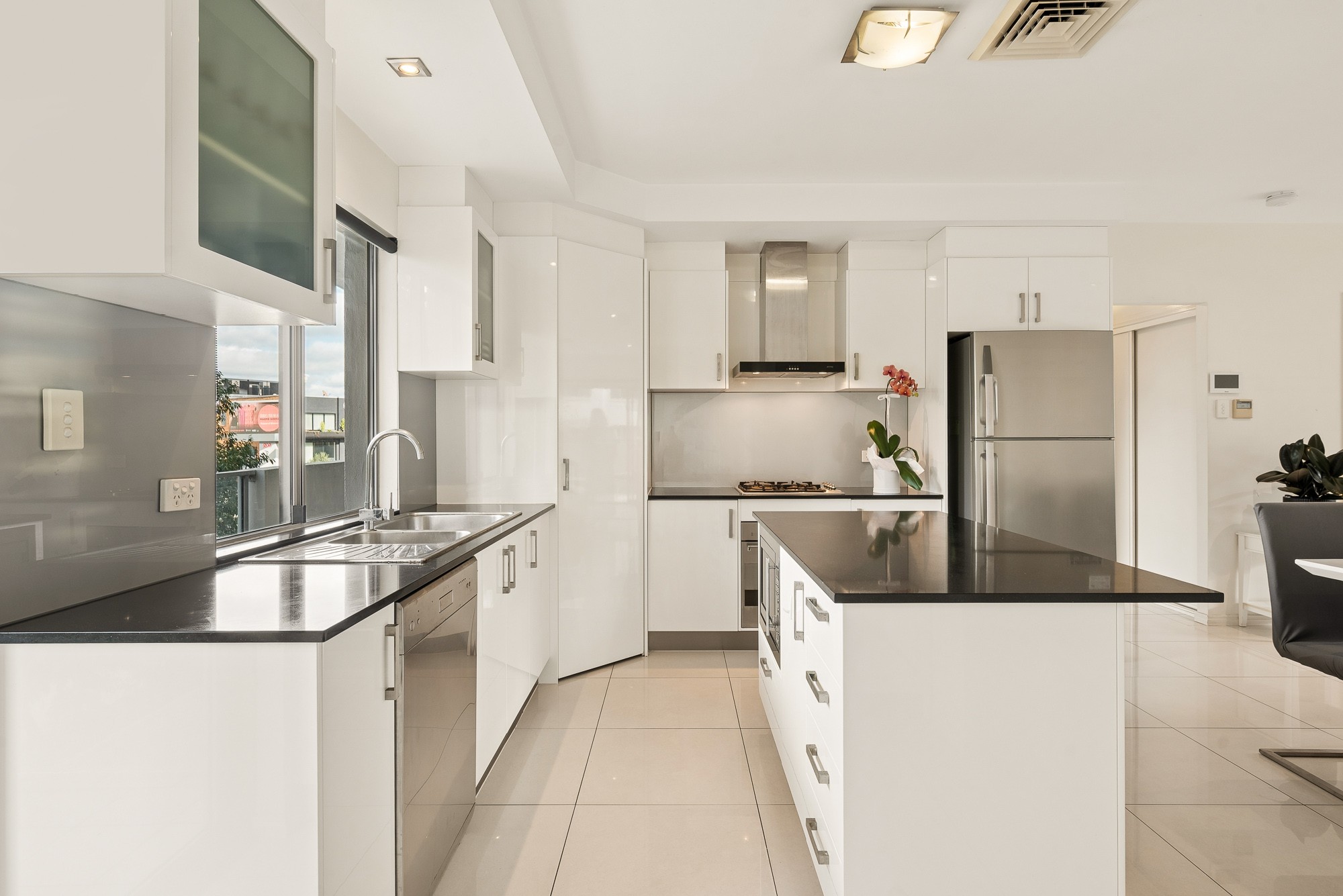 2/215 Wellington Road, East Brisbane, QLD 4169