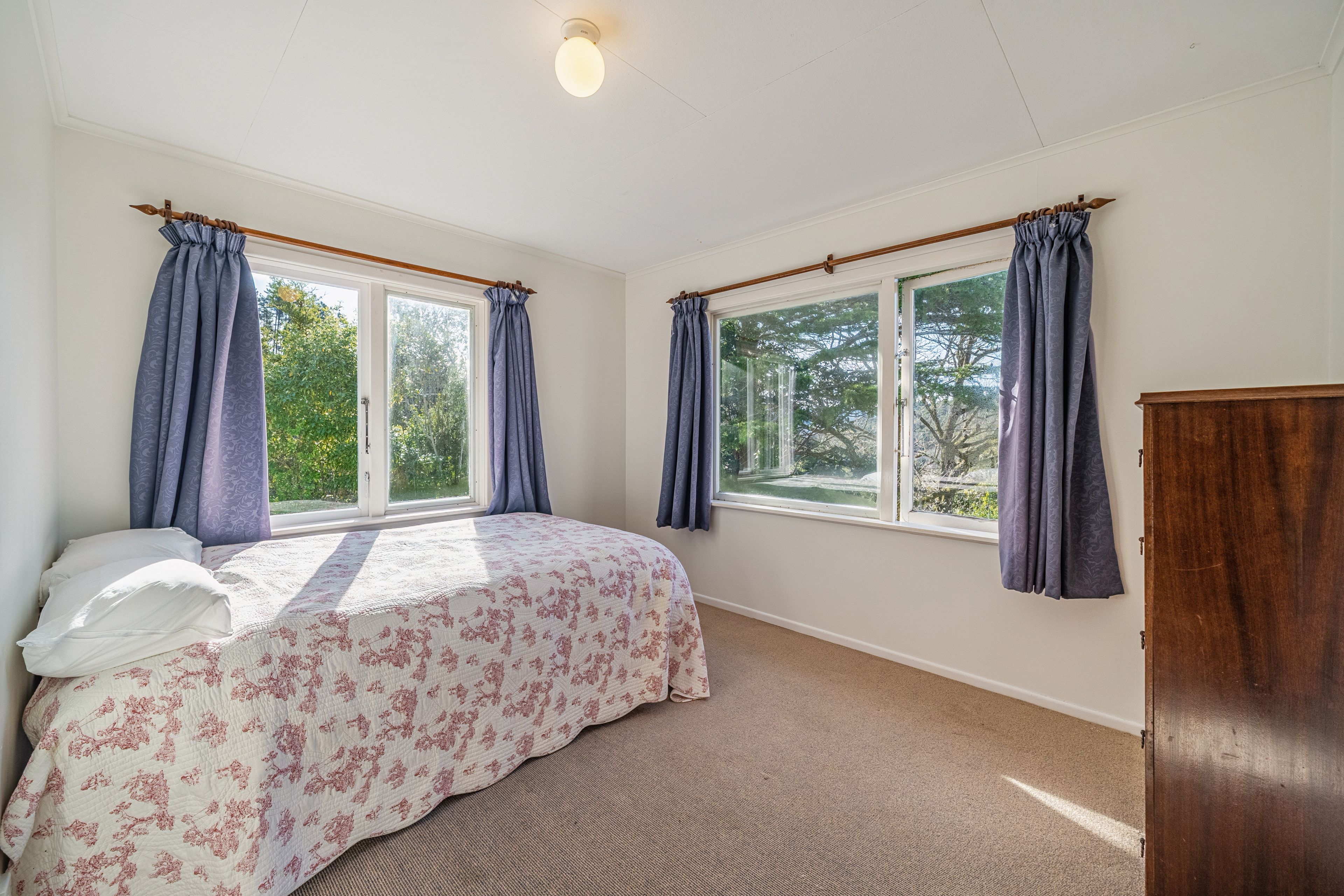 Photo 12 of 15 Winchester Avenue, Pinehaven, Upper Hutt