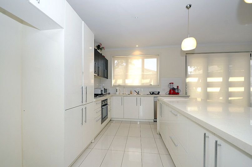 2/18 Stamford Crescent, Rowville, VIC 3178