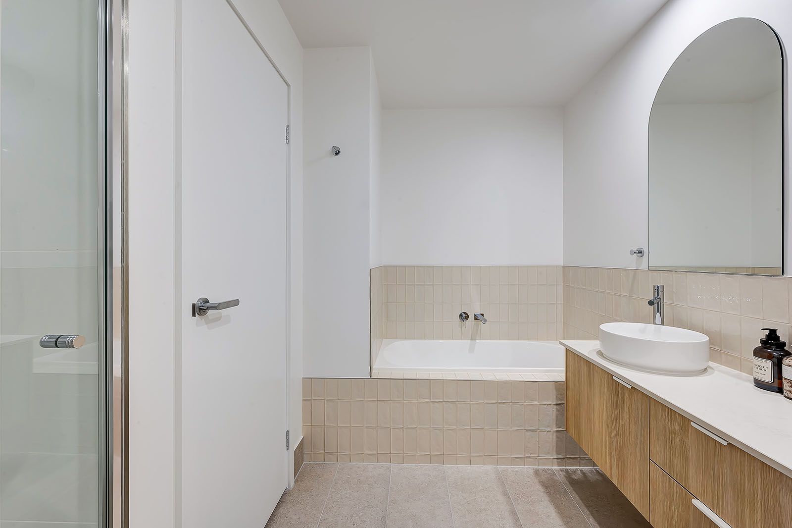 305/7 Little Grey Court — photo 9 of 15