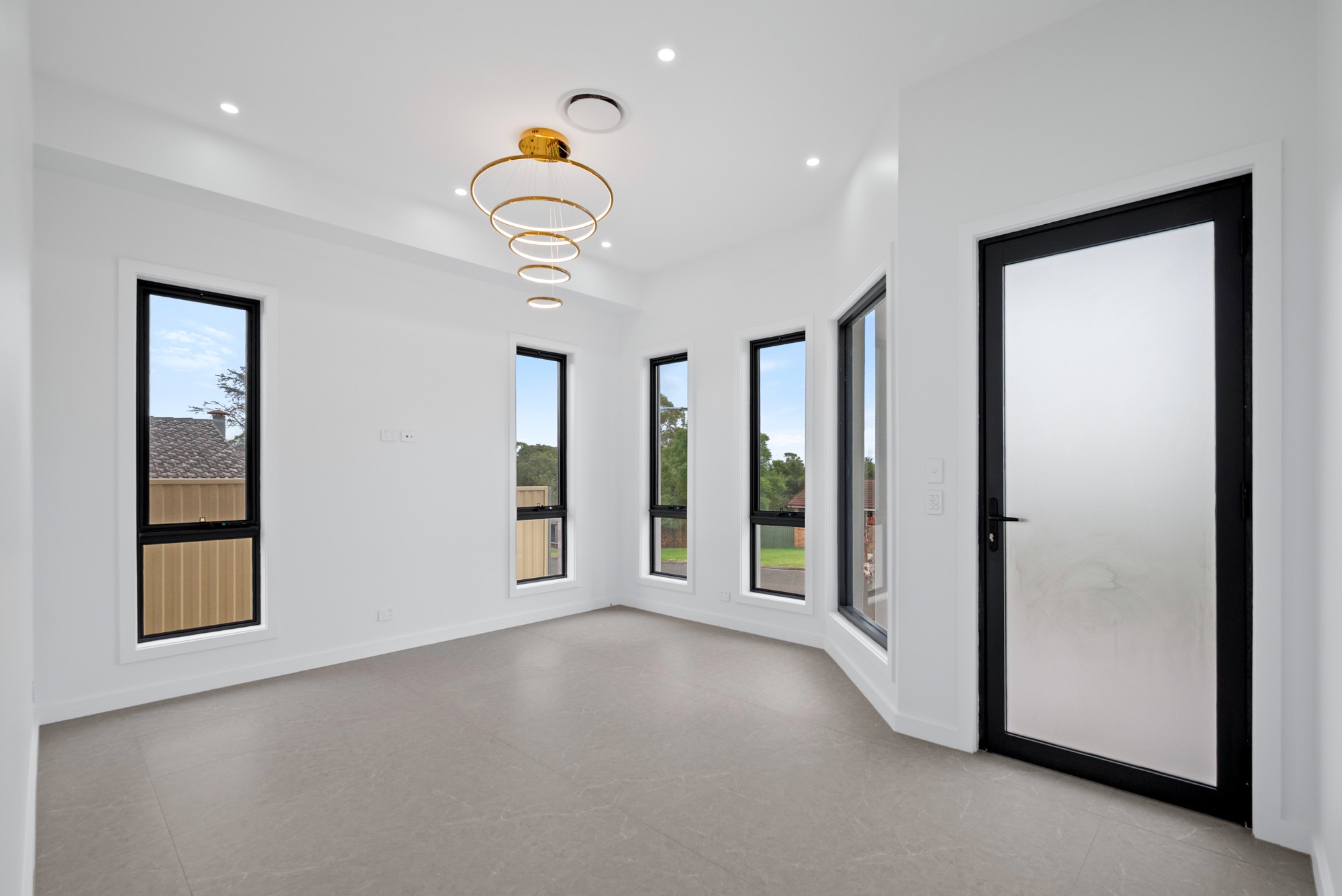 15 Akuna Avenue, Bradbury, NSW 2560